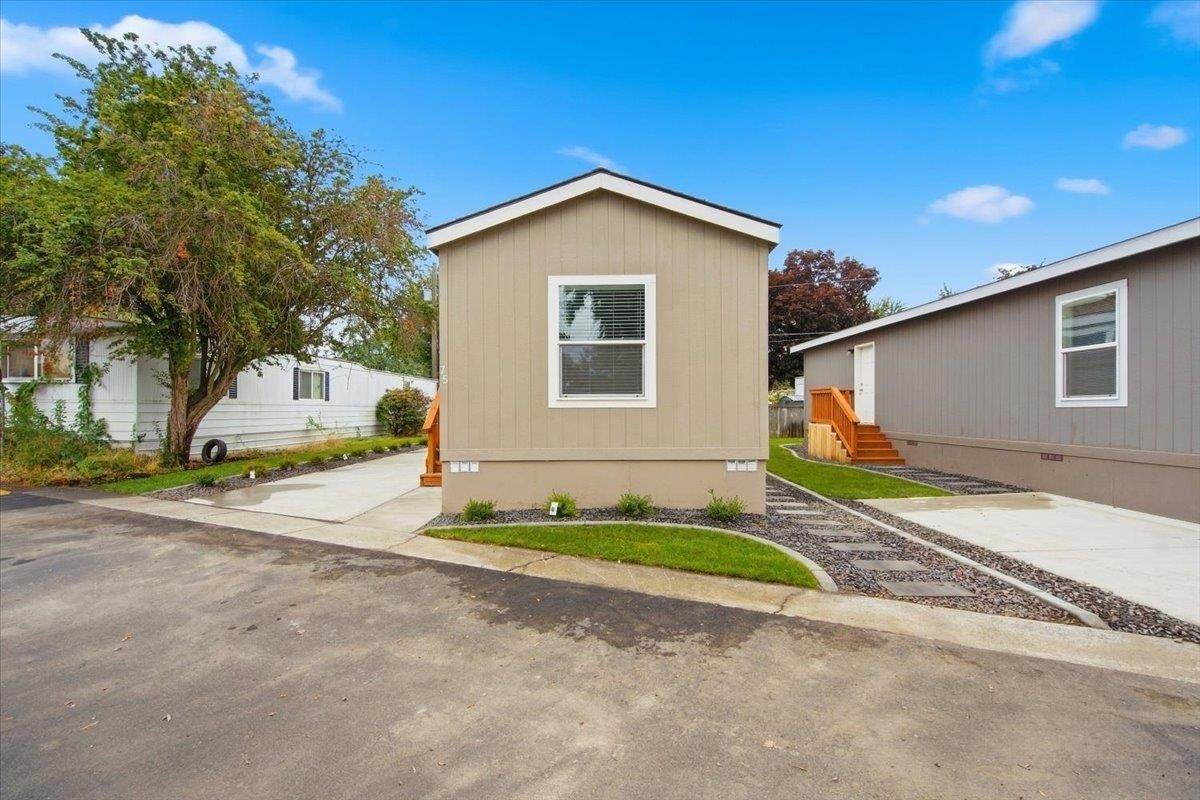 11920 E Mansfield Ave — photo
