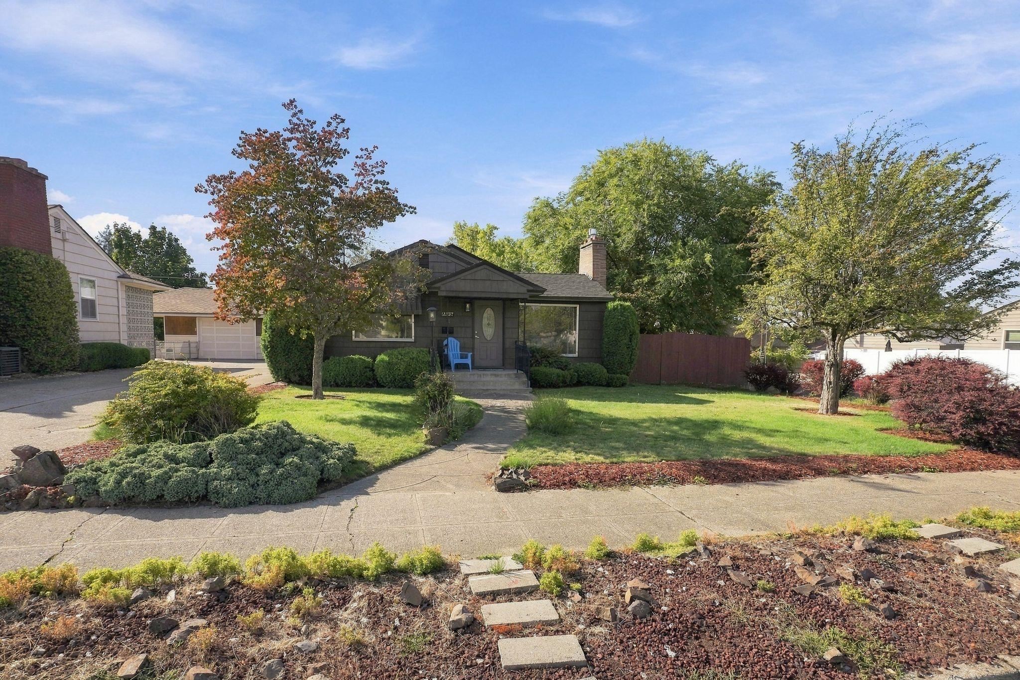 2337 W Rockwell Ave — photo