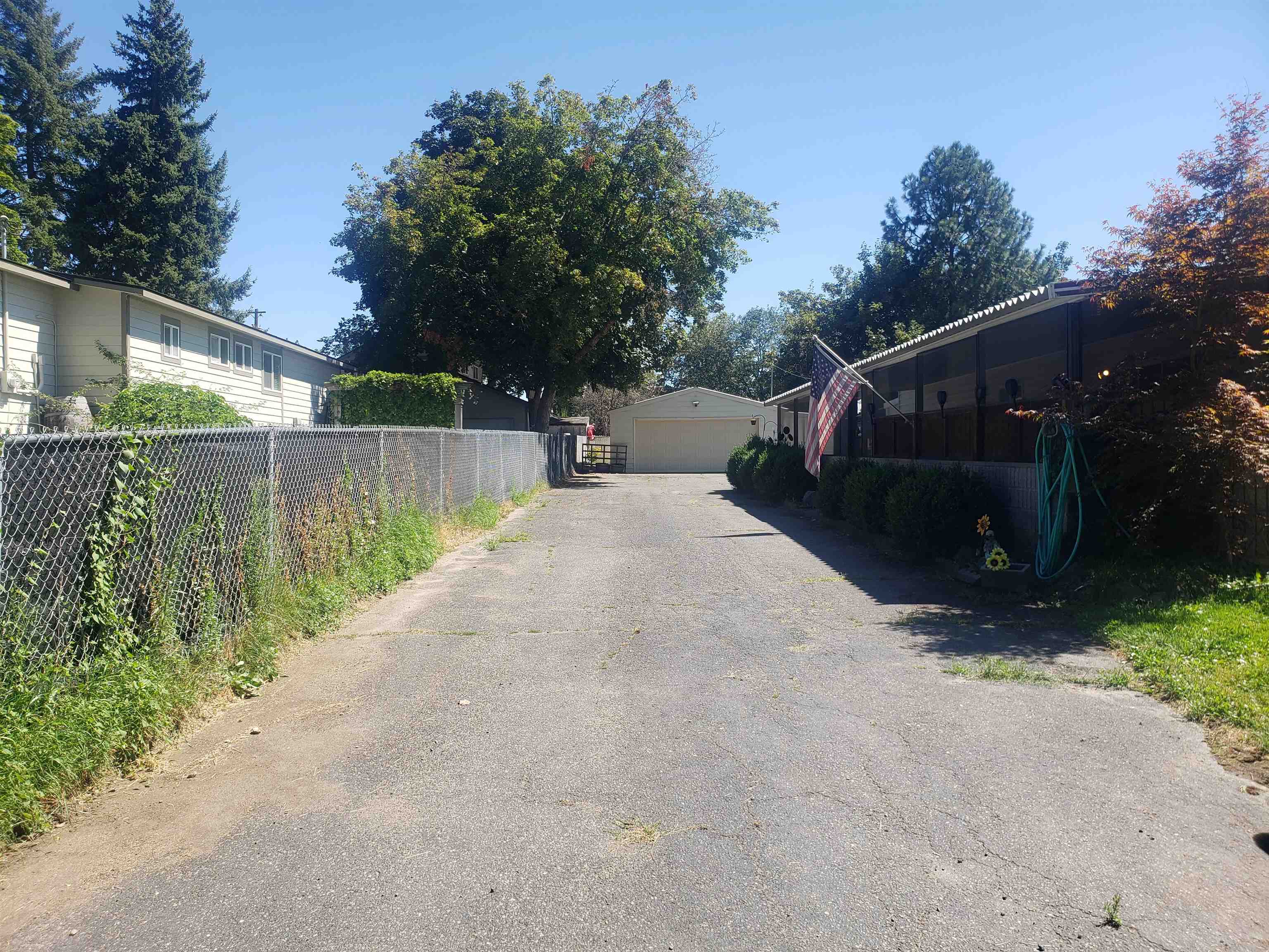 1007 S Walnut Rd, Spokane, WA 99206 — photo 2