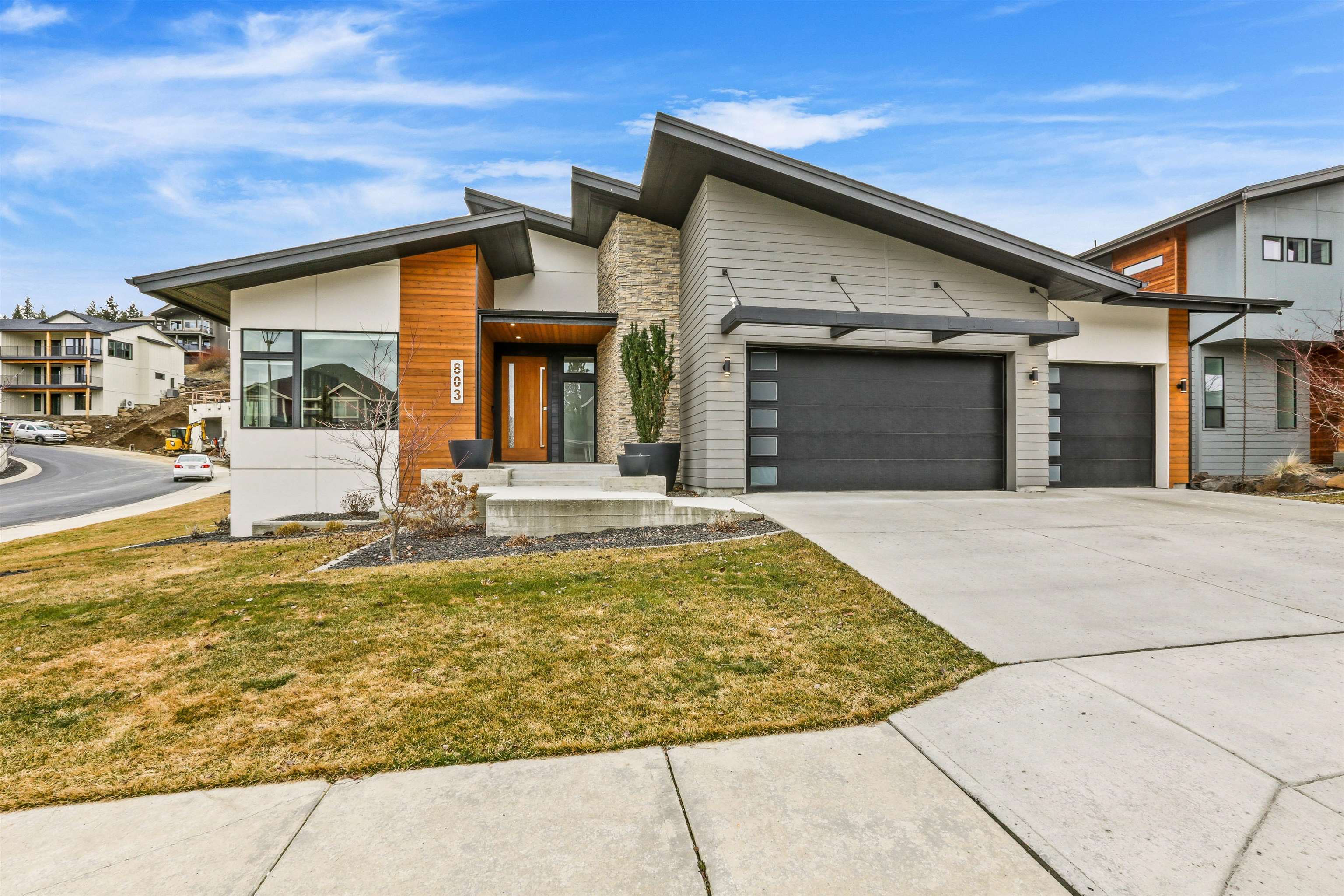 803 W Willapa Ave — photo