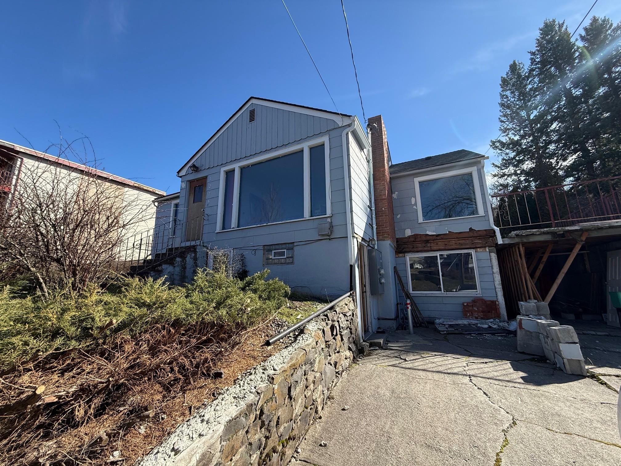 1275 NE Valley Rd — photo