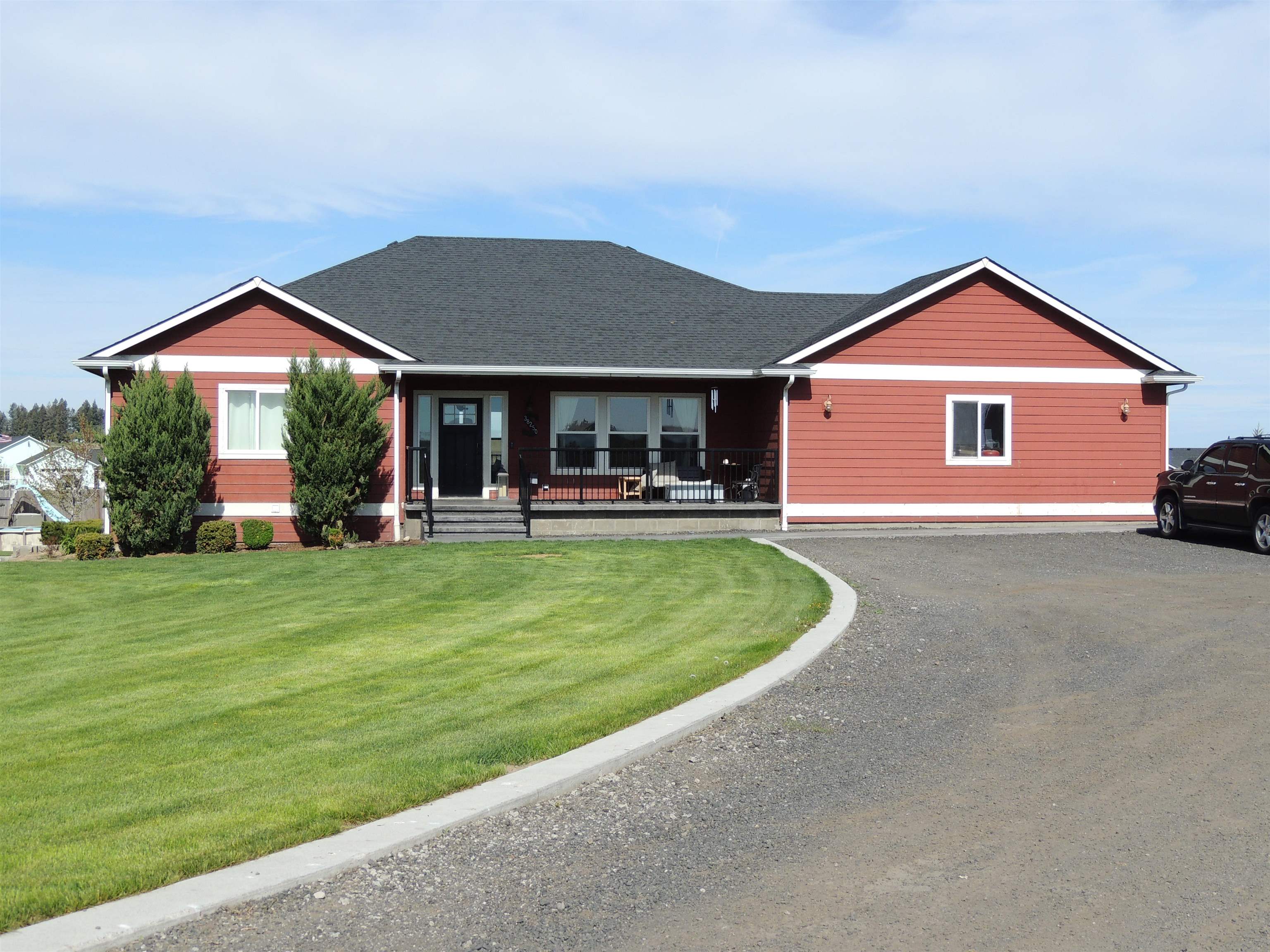 38250 Fitness Ln. E — photo