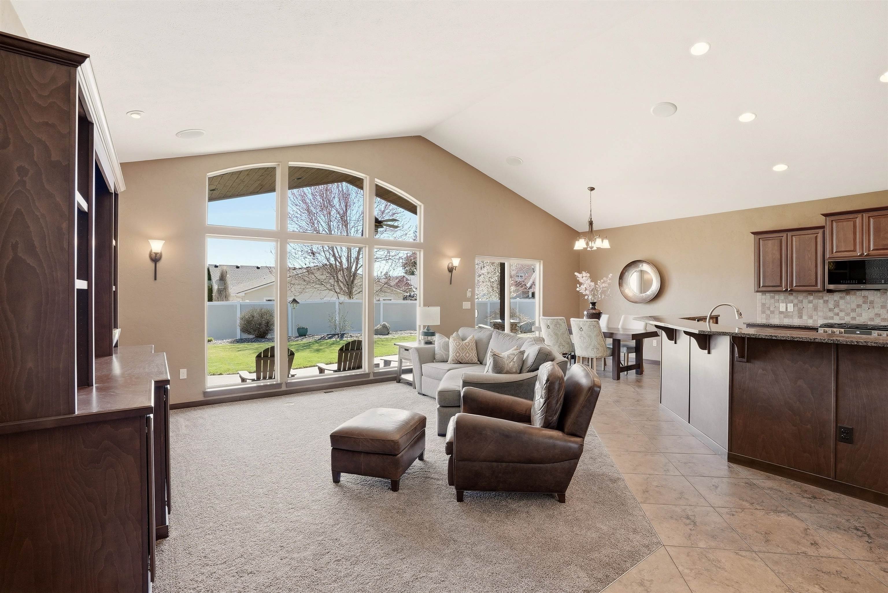 202 E Alexa Ct, Spokane, WA 99208 — photo 2