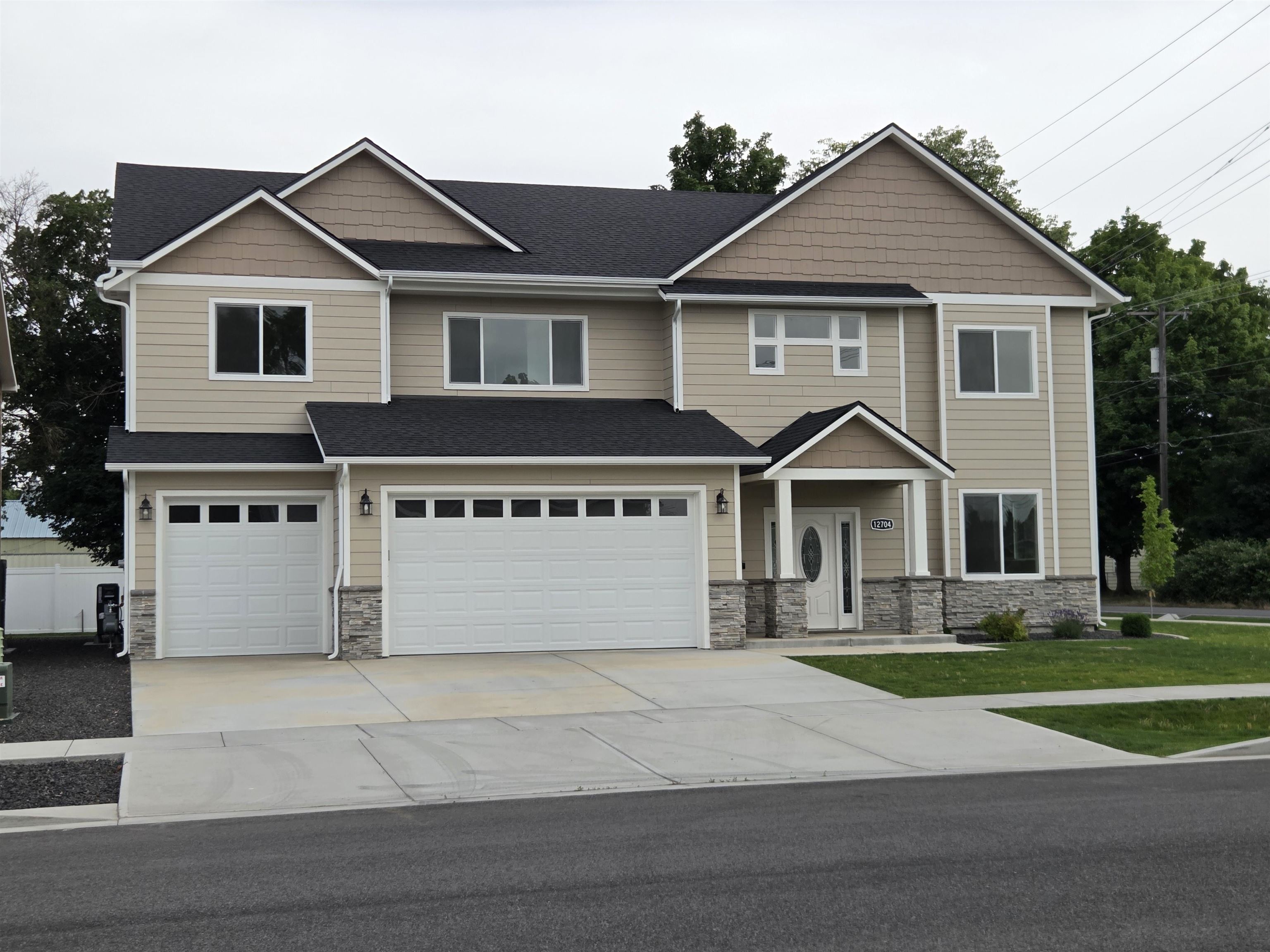 12704 E Desmet Ave — photo