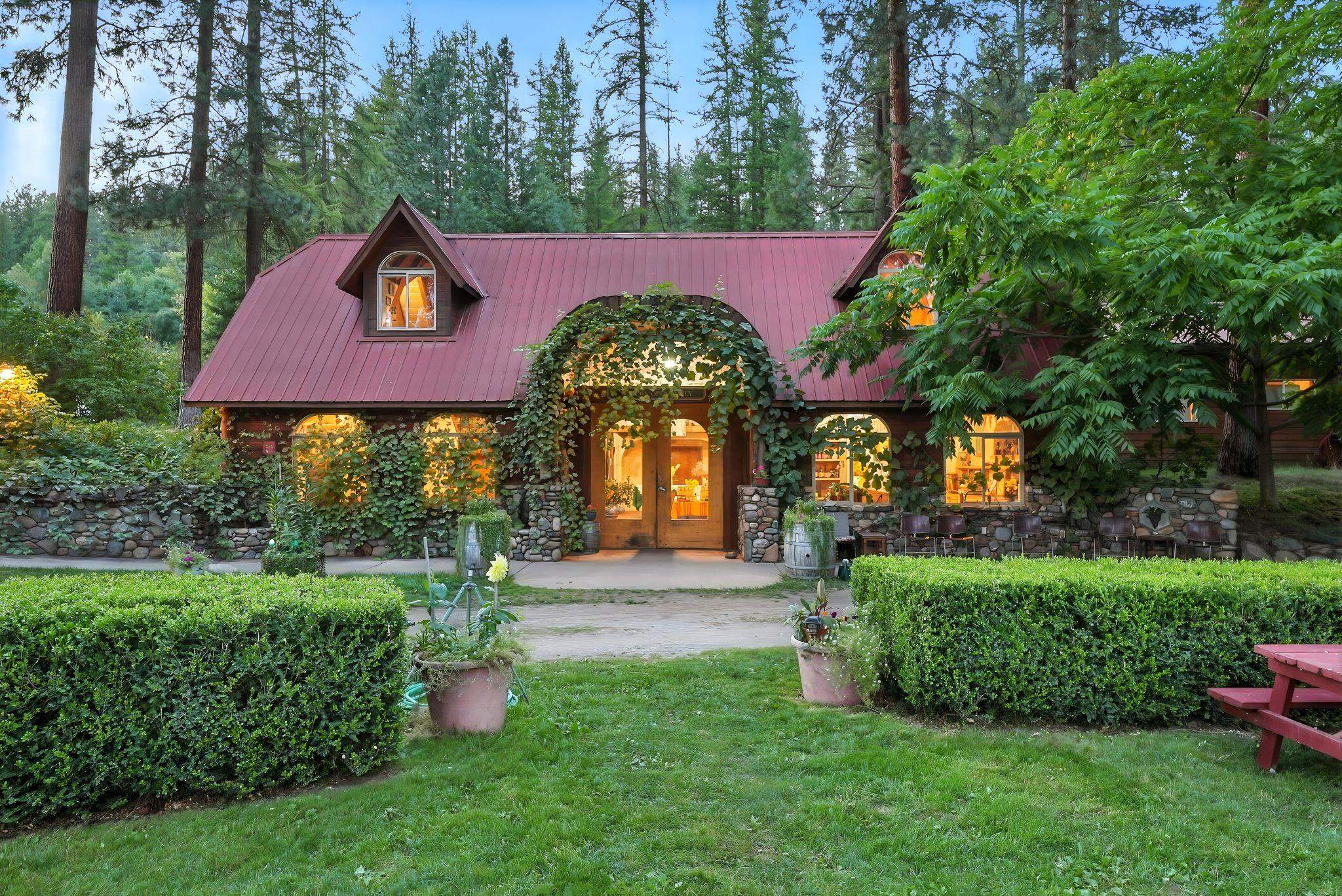 3752 Vineyard Way — photo