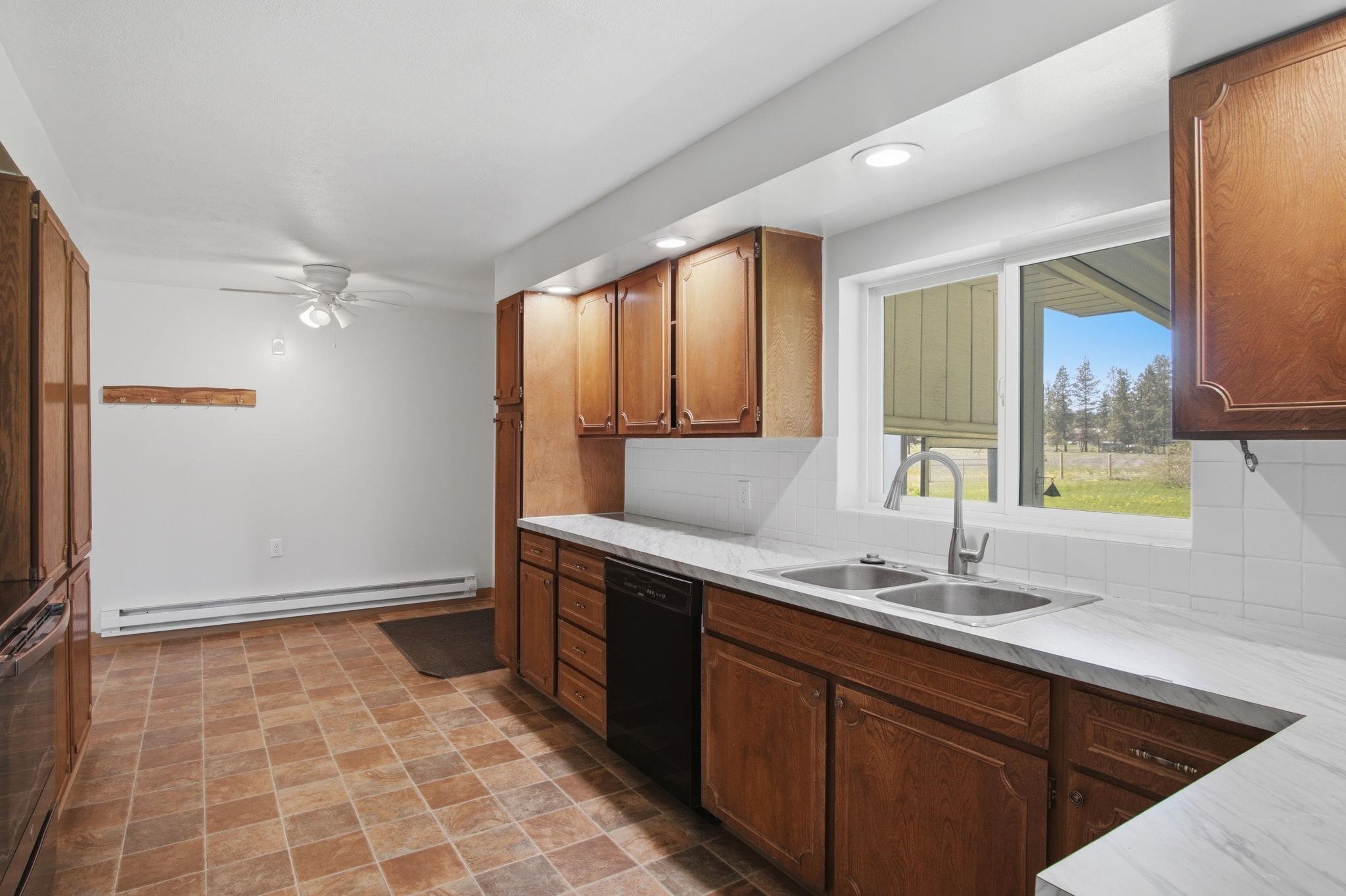 8118 S Spotted Rd, Cheney, WA 99004 — photo 2