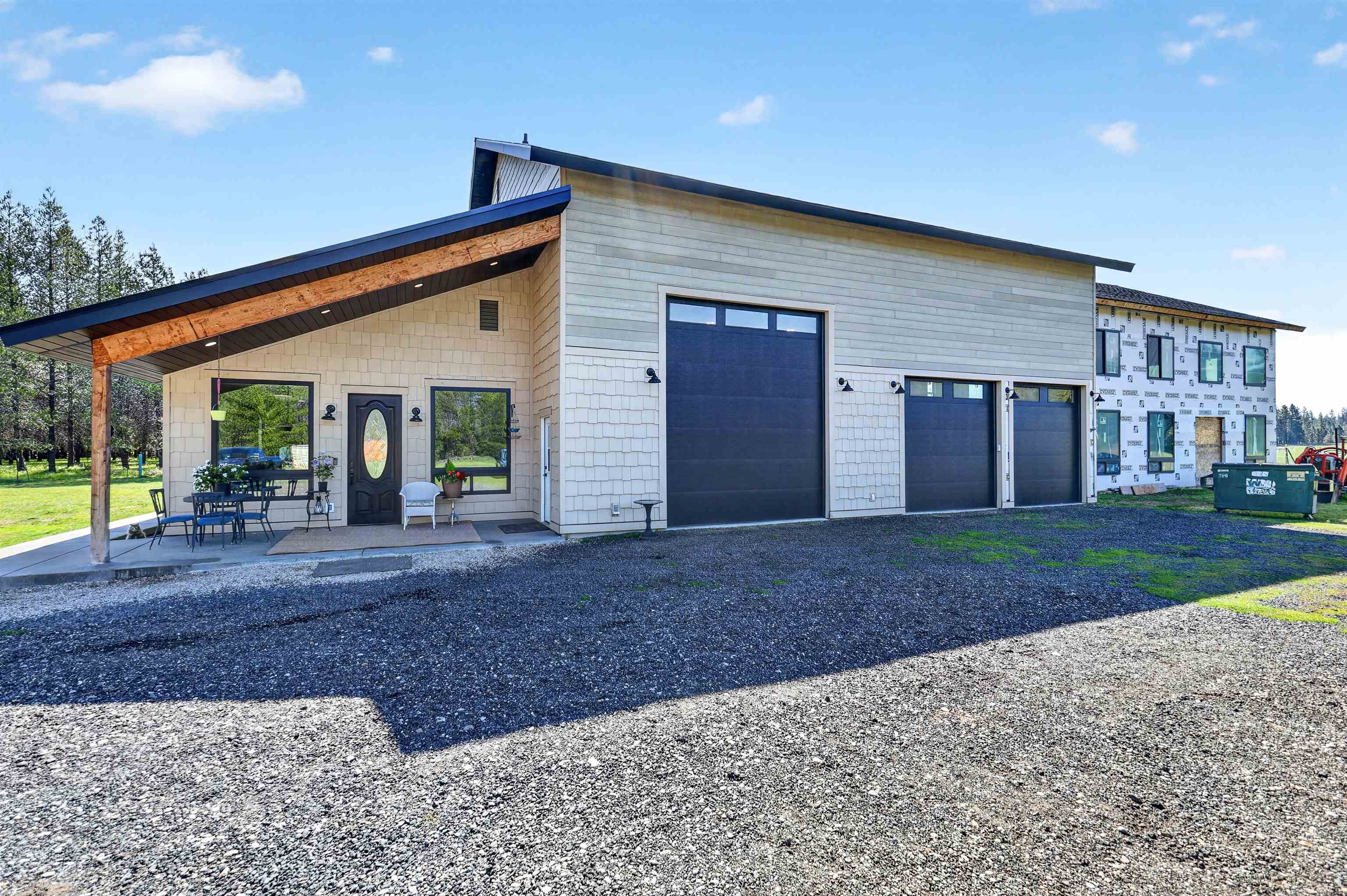 1100 E Denison Chattaroy Rd — photo