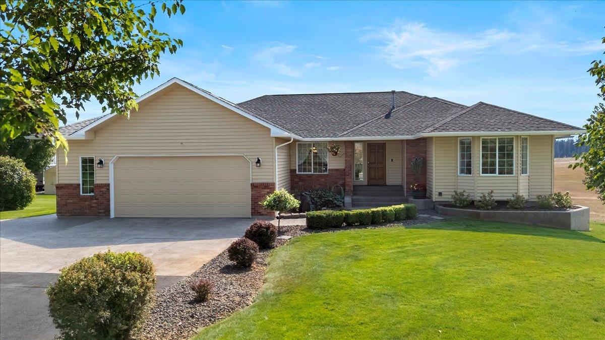 304 E Burk Rd, Colbert, WA 99005 — photo 2