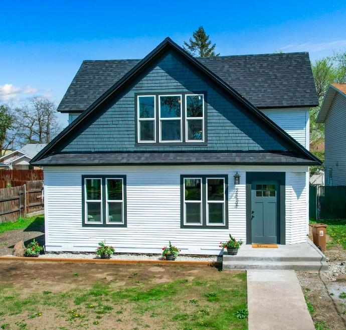 2434 E Wiscomb St — photo