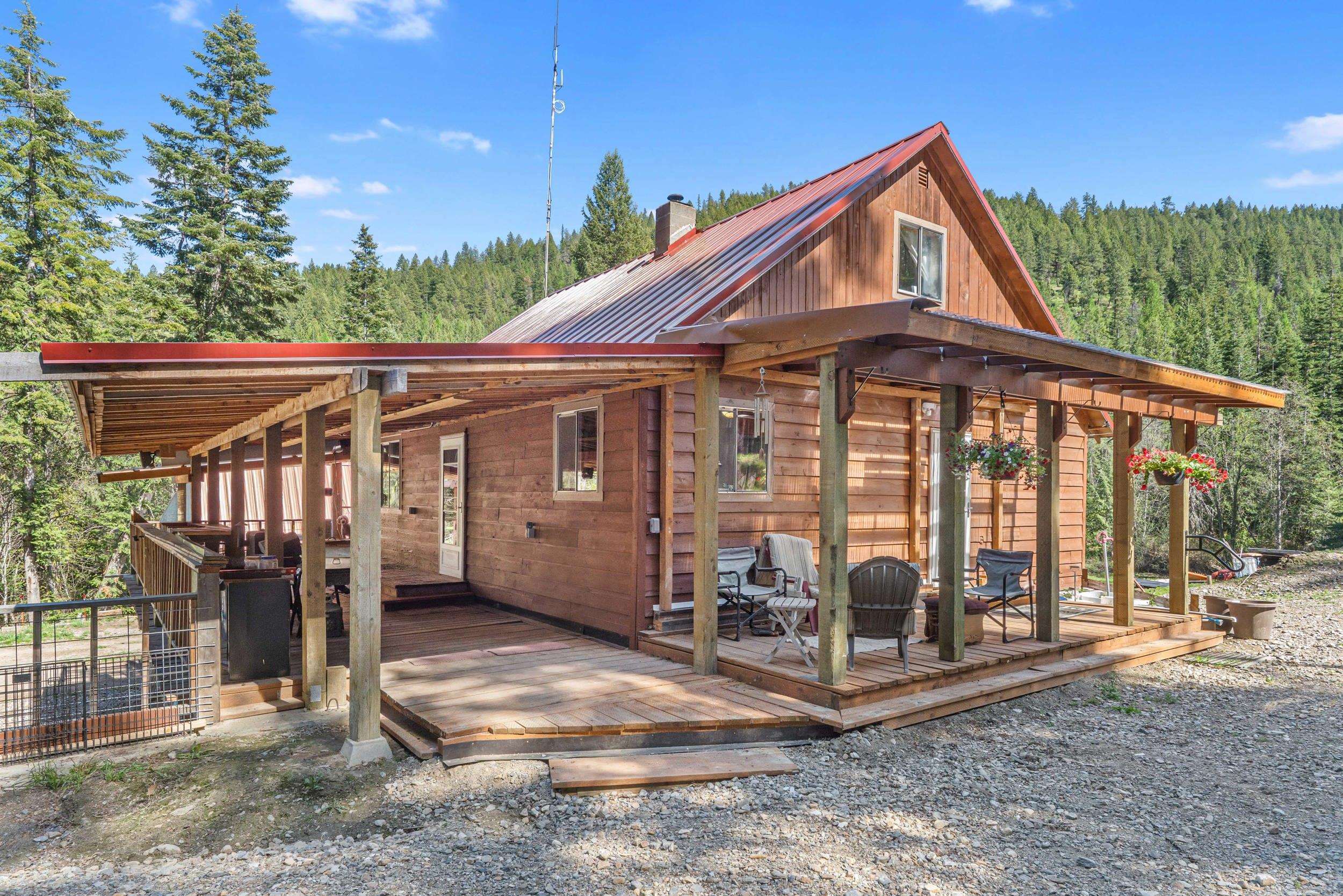 2785 Records Rd, Addy, WA 99101