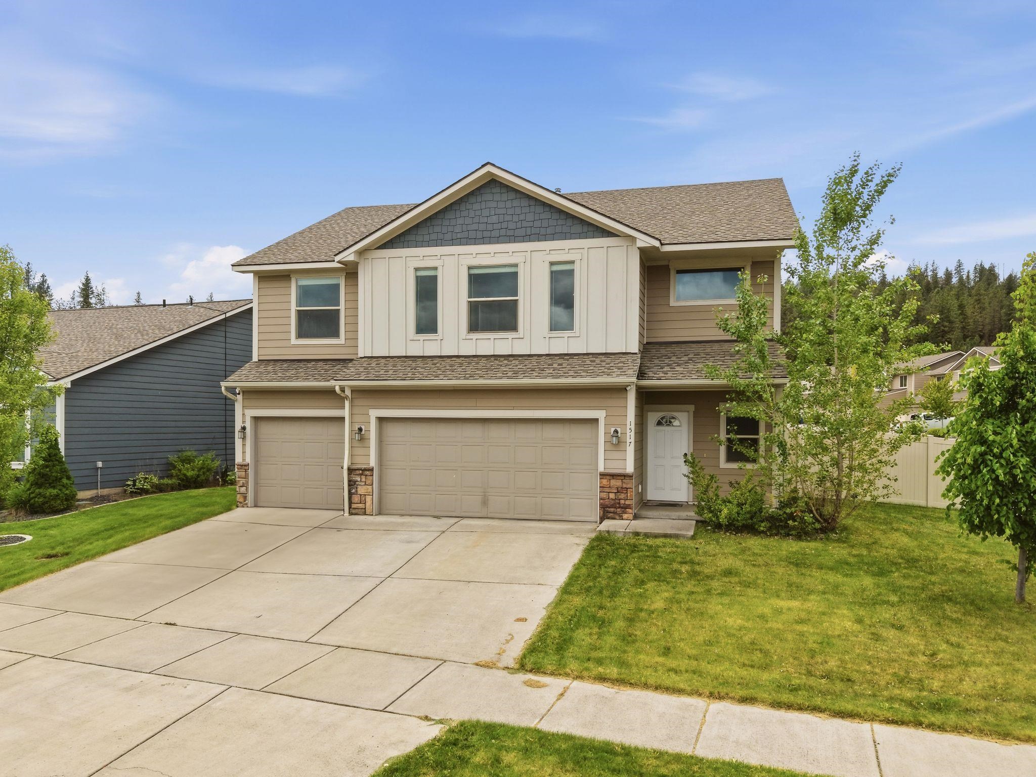 1517 N McKenzie River St — photo