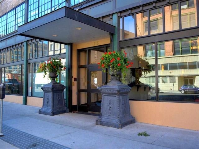 315 W Riverside Ave — photo