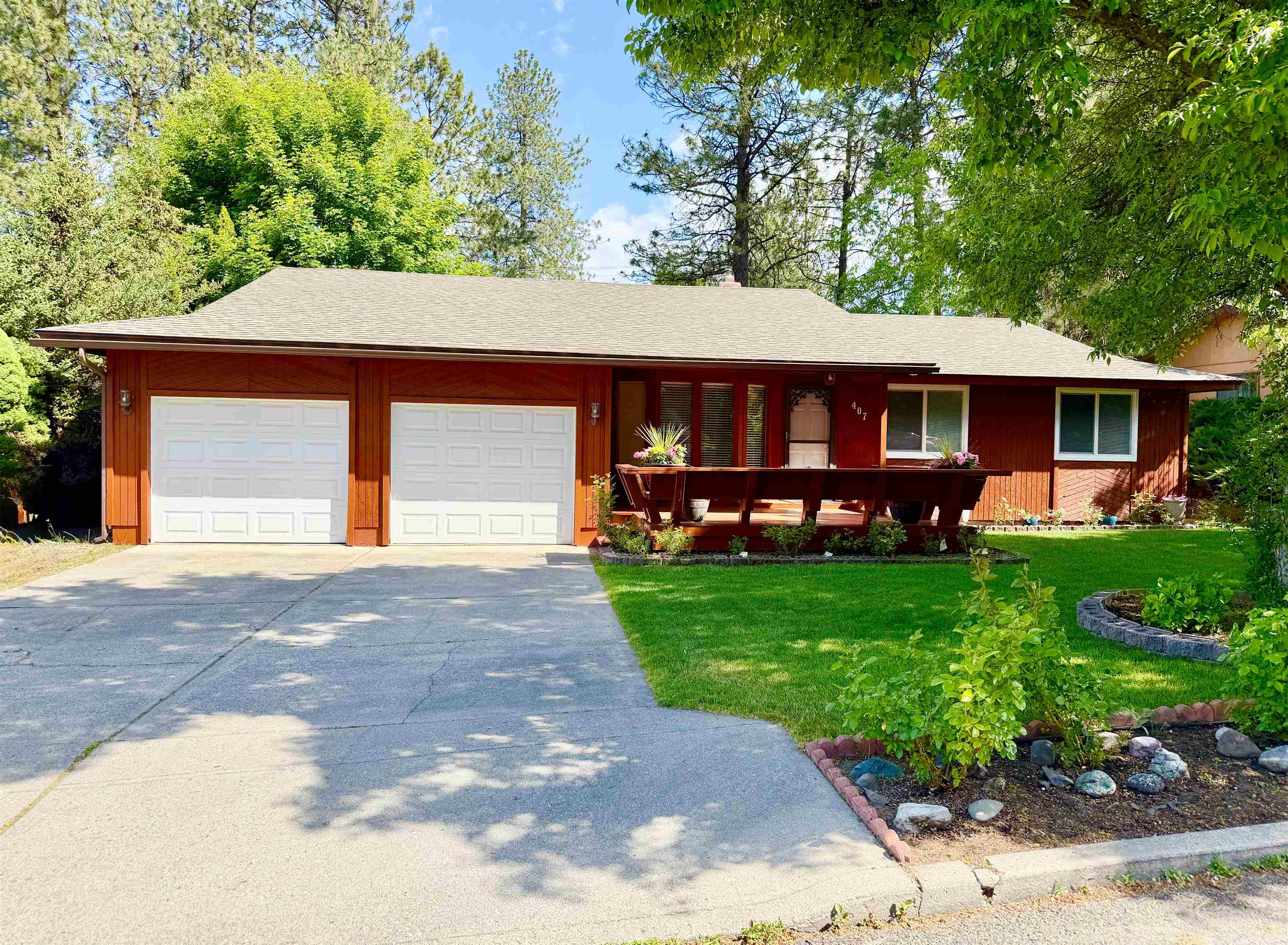 407 E Shiloh Hills Dr — photo