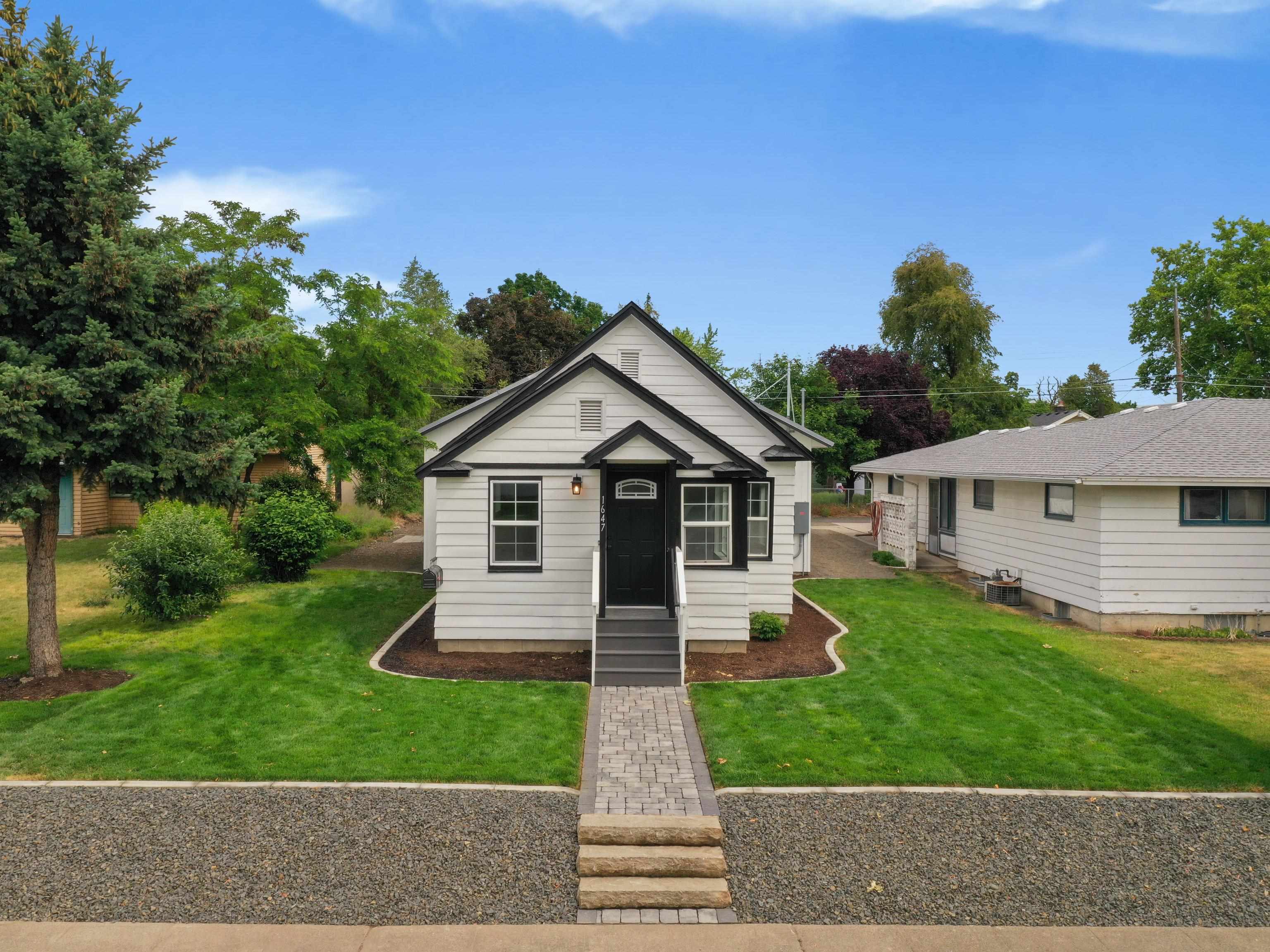 1647 E Gordon Ave — photo