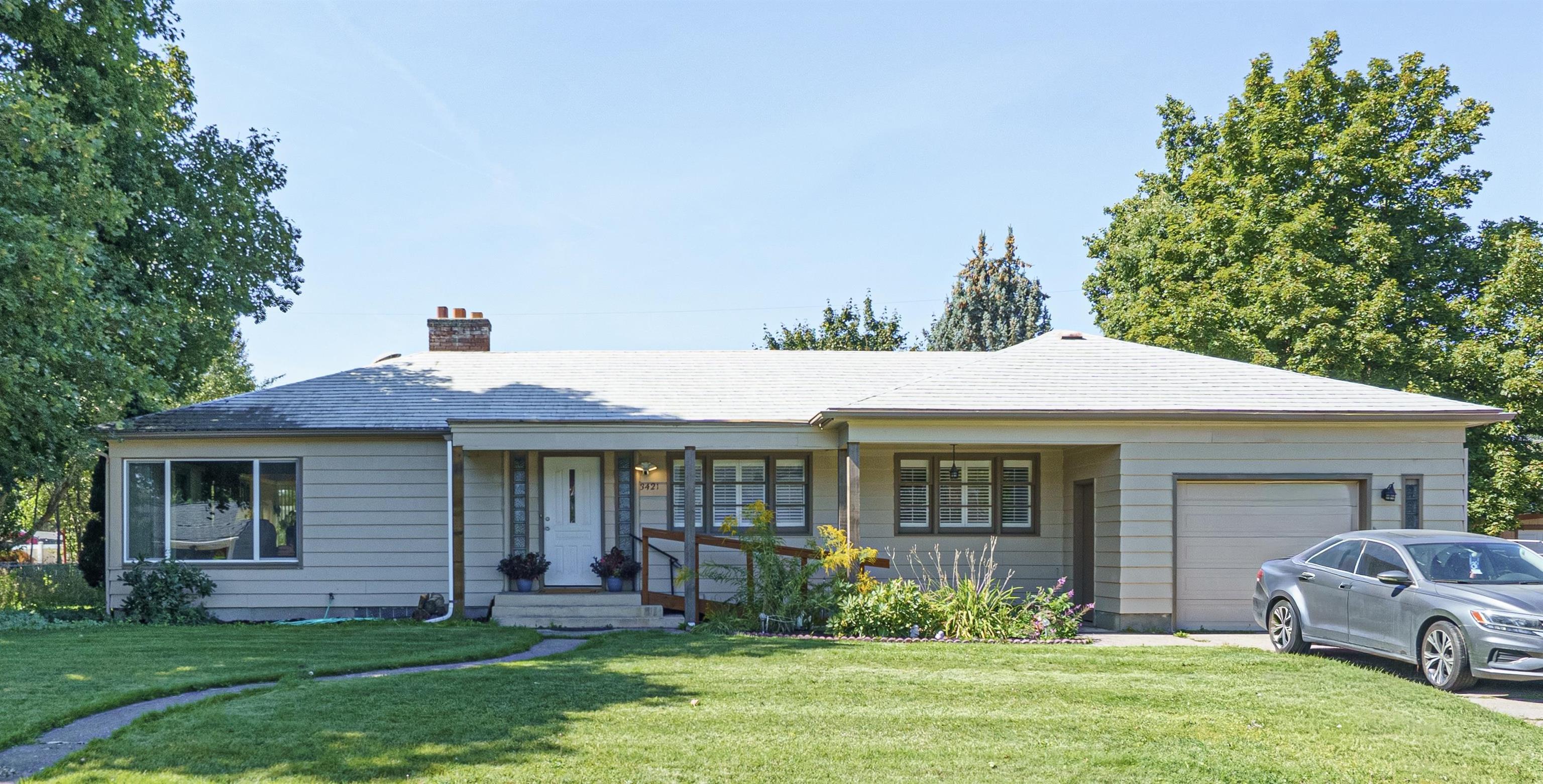 3421 N Center Rd — photo