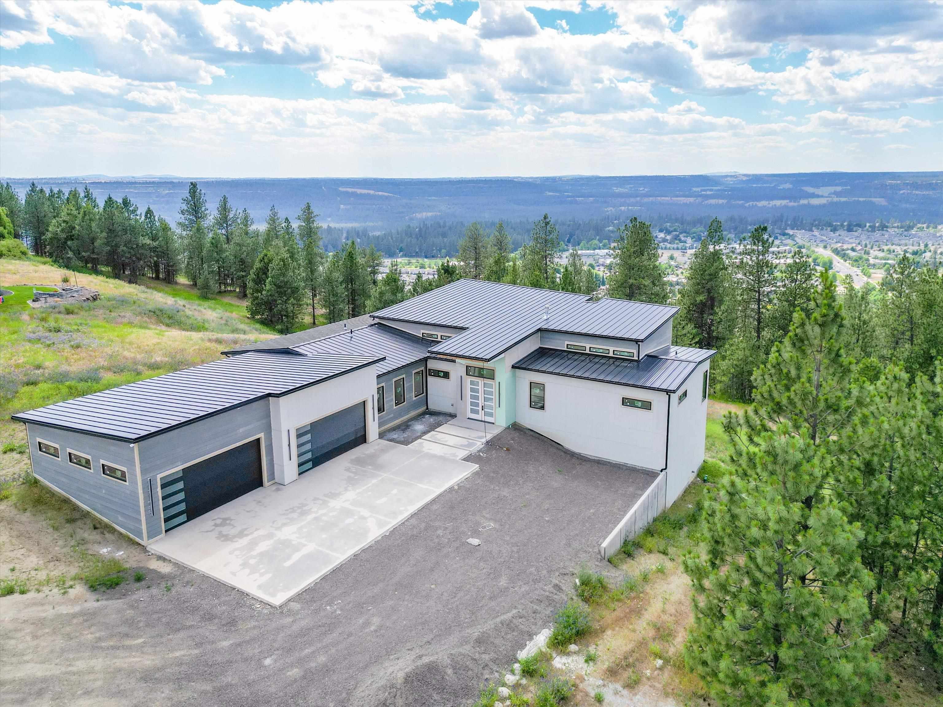 8905 N Rustle Rd, Spokane, WA 99208