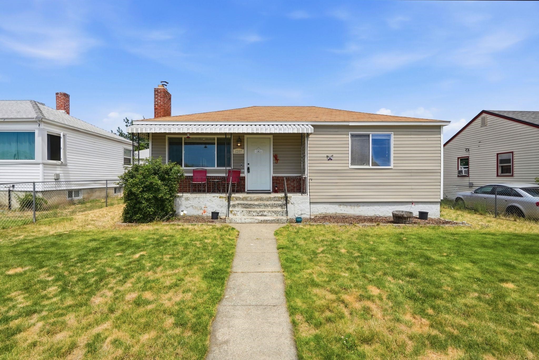 1207 E Lacrosse Ave — photo