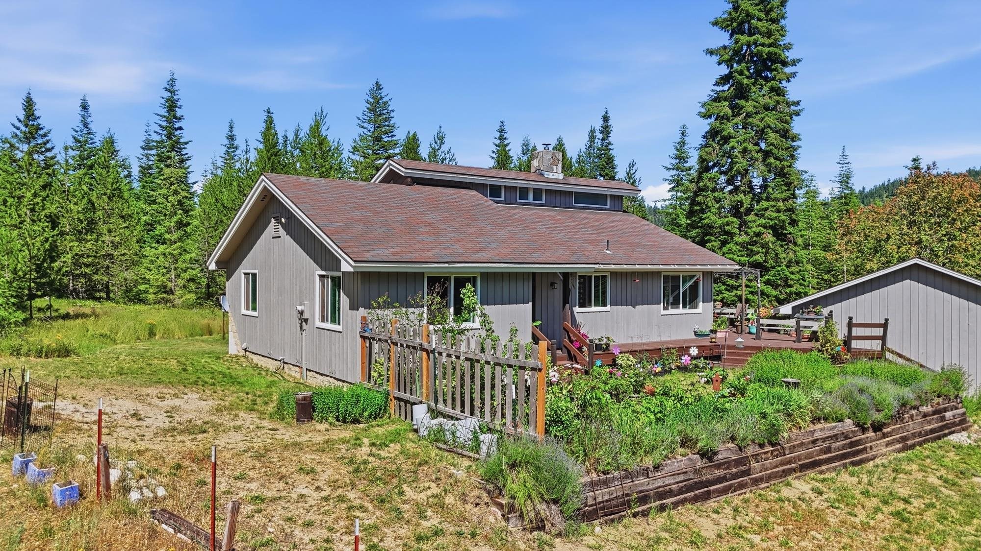 851 Balcom Rd, Newport, WA 99156 — photo 2