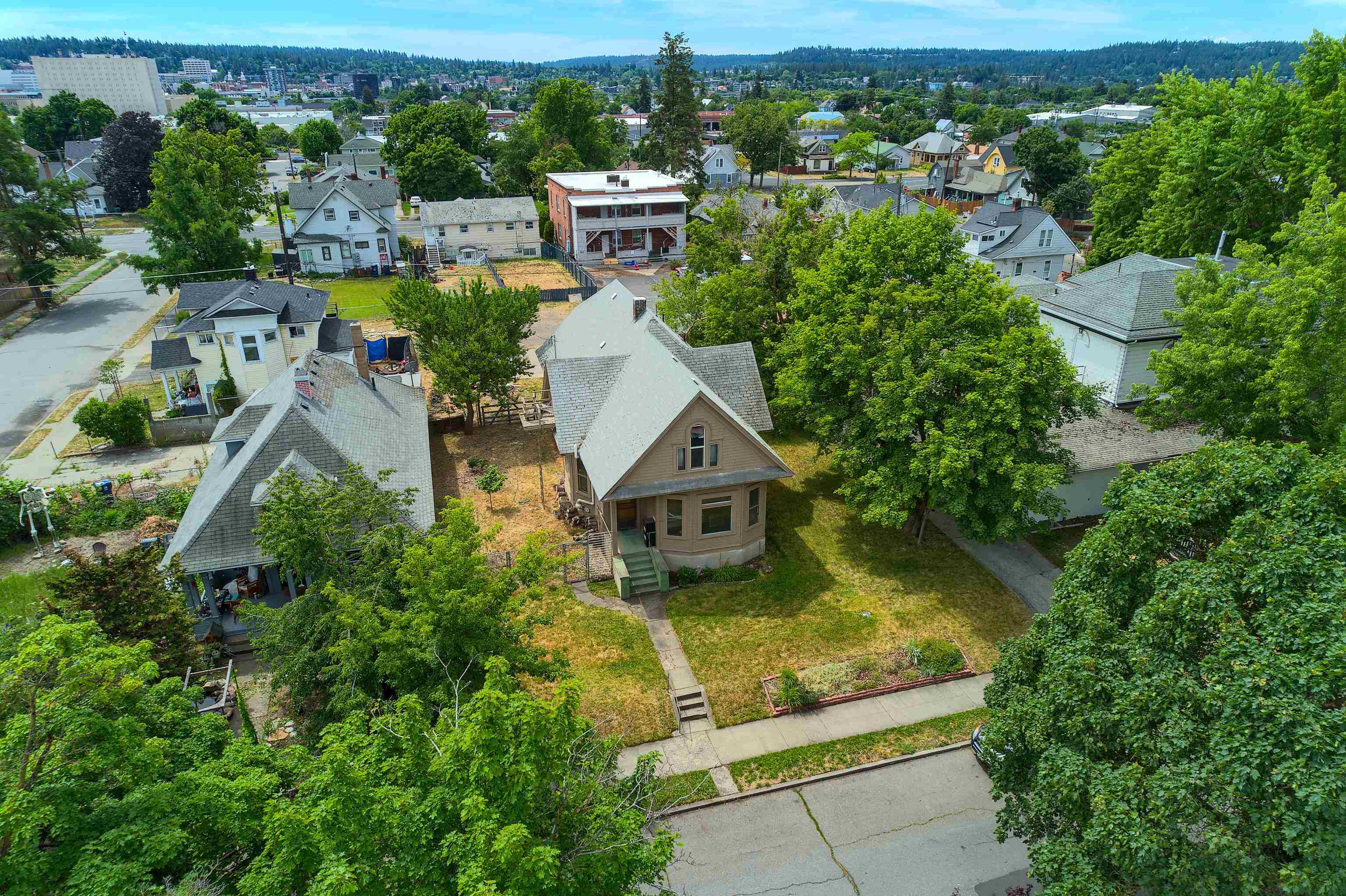 1307 W Spofford Ave — photo