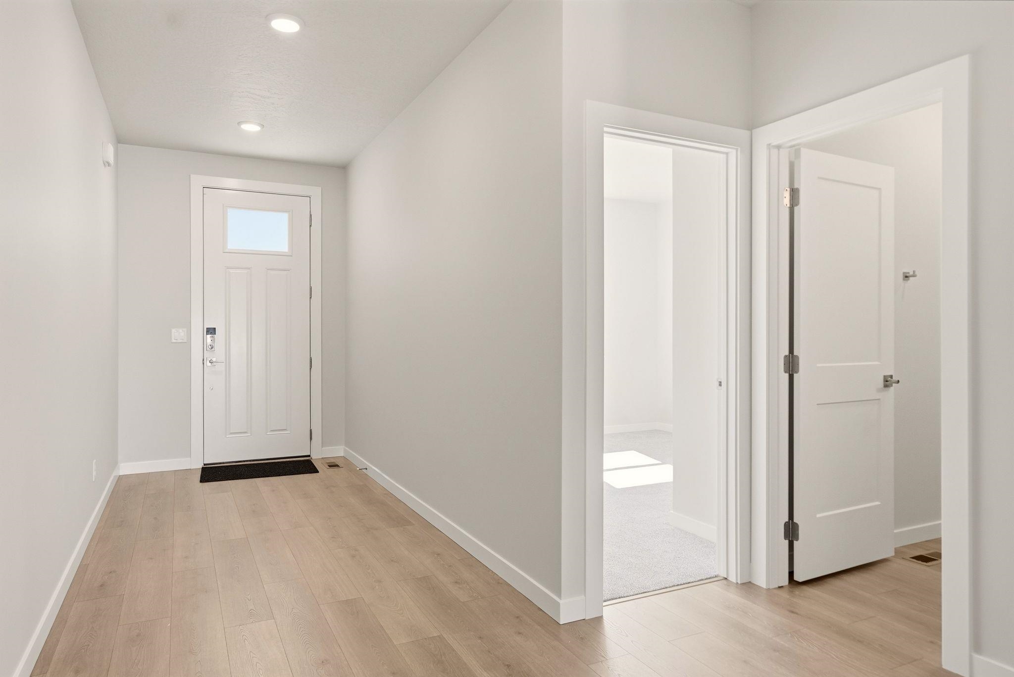 1231 N High Desert Dr — photo