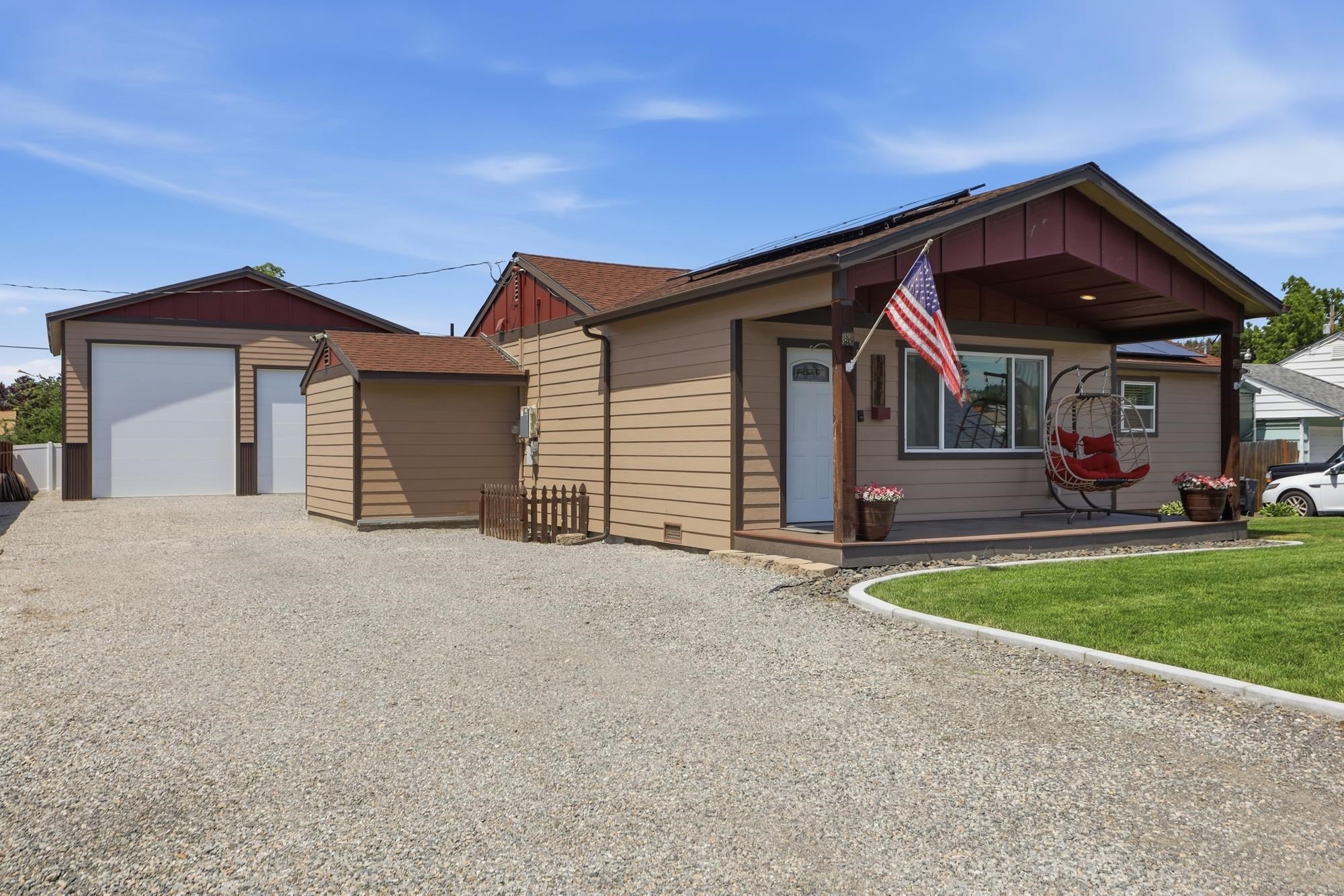 3617 N Center Rd — photo