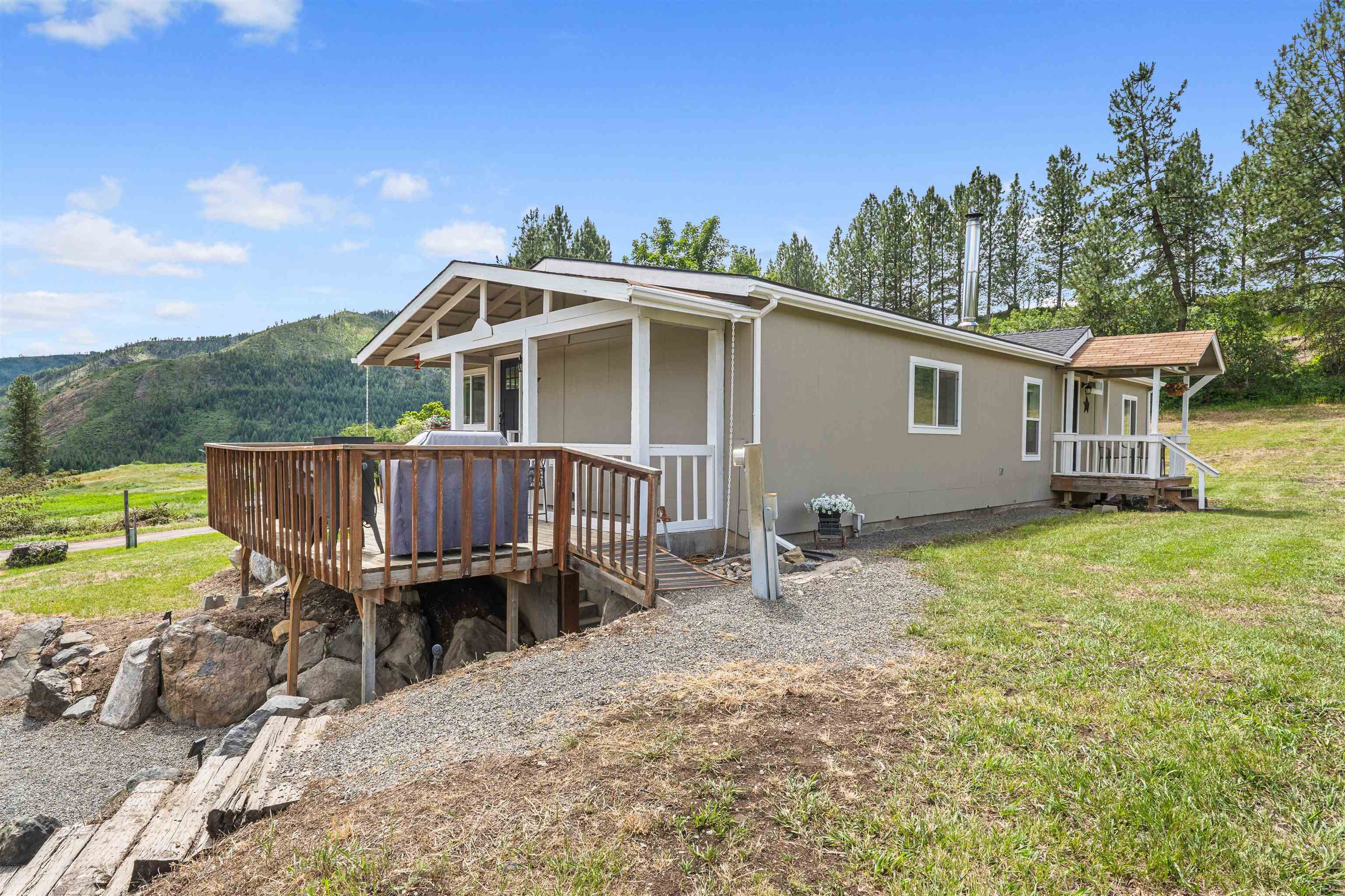 4562 Lessig Rd, Hunters, WA 99137 — photo 3