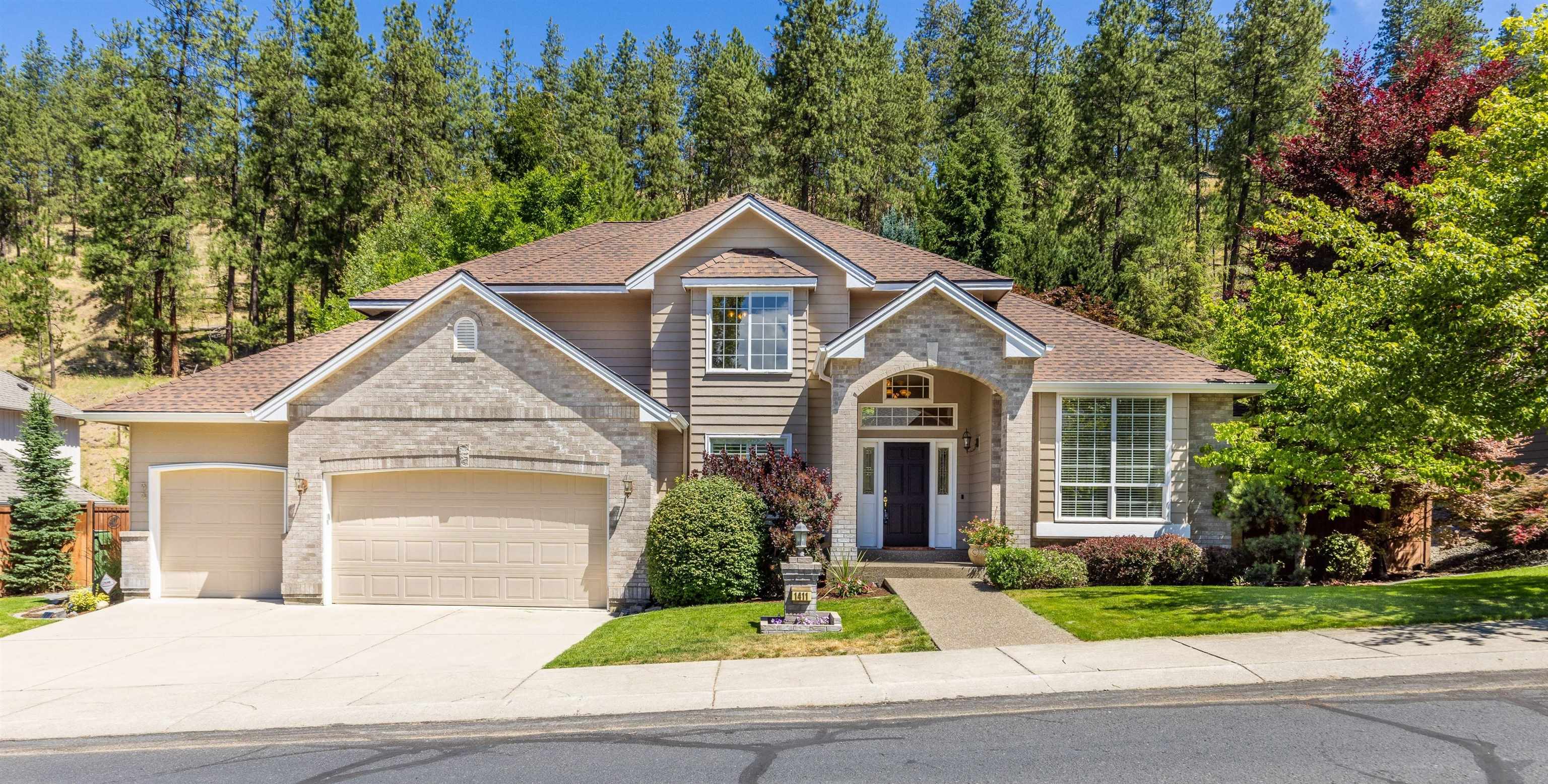 1411 E Blackwood Ln — photo