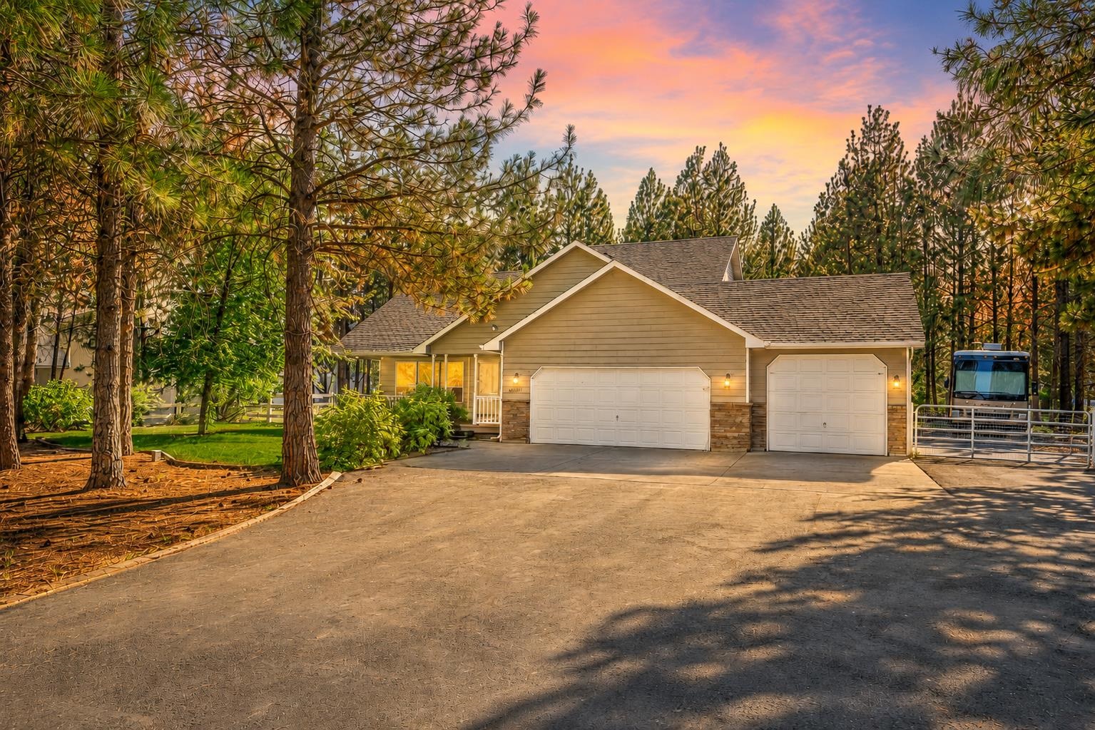 6305 Jenna Dr — photo
