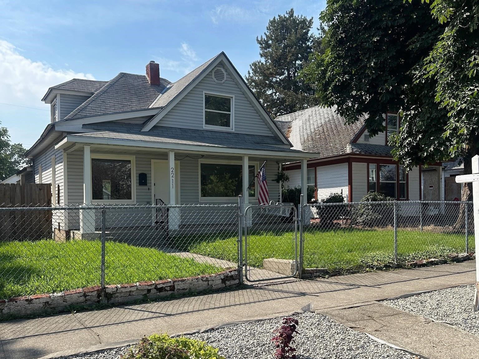 2211 W Gardner Ave — photo