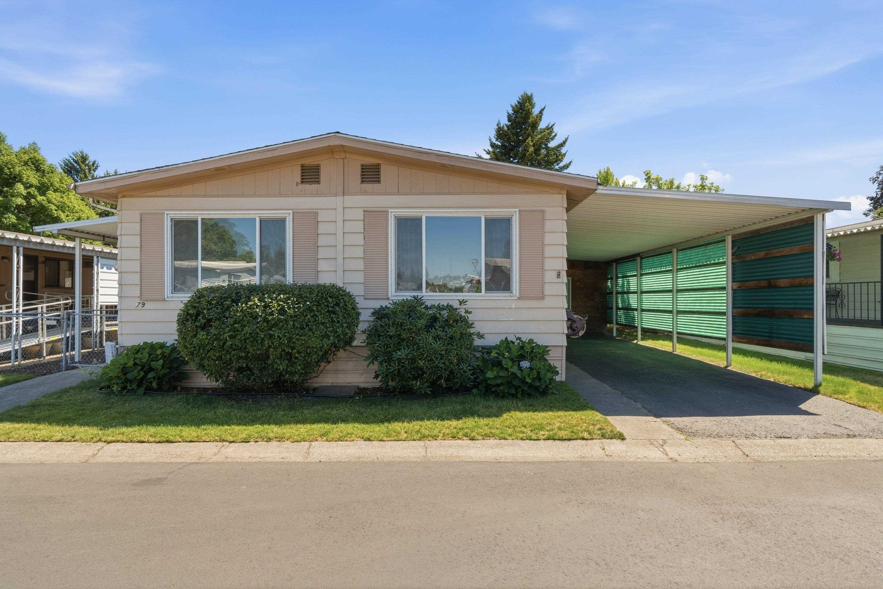 1211 E Lyons Ave — photo