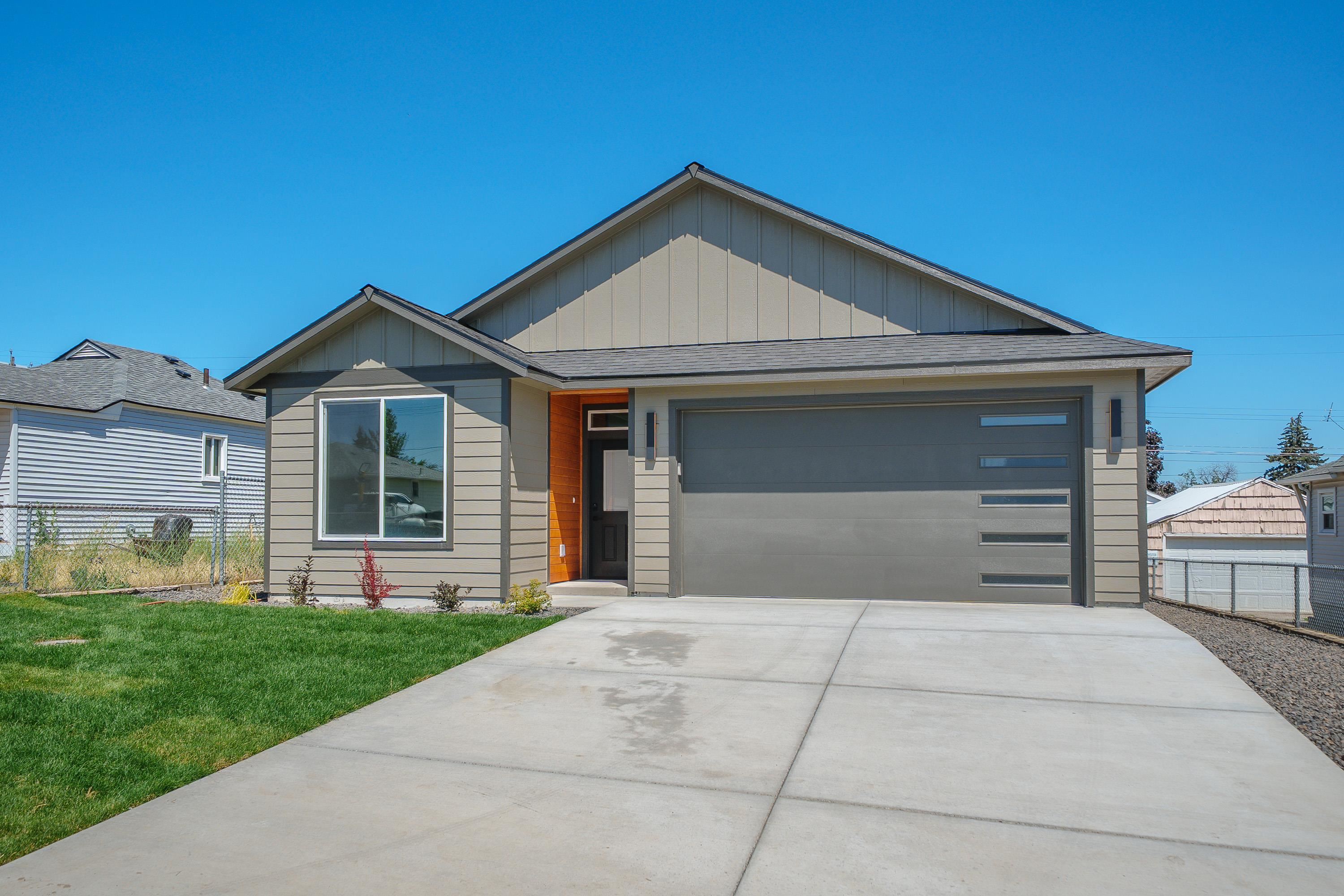 2011 E Longfellow Ave, Spokane, WA 99207 — photo 3