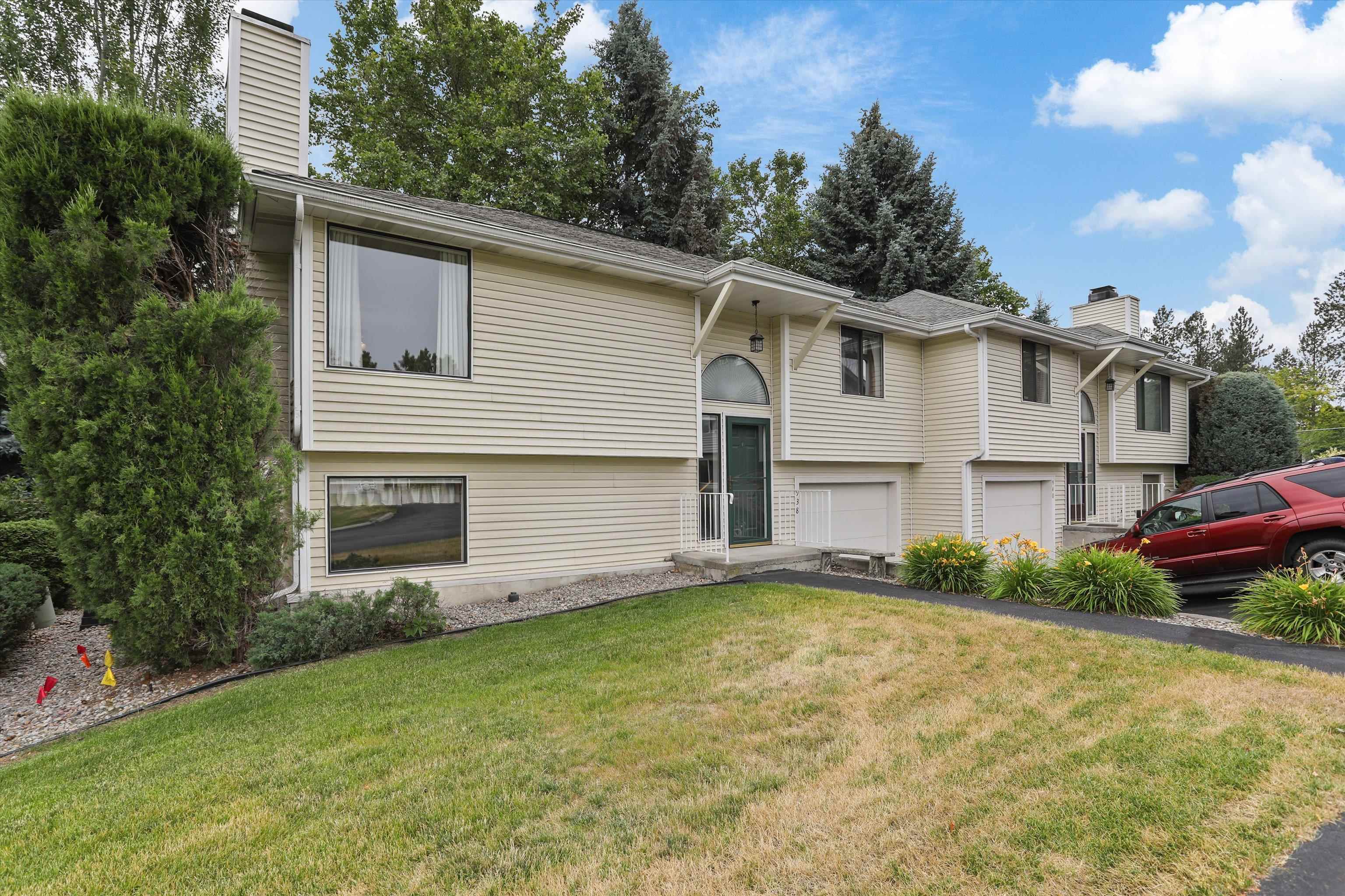 938 E Calkins Dr, Spokane, WA 99208 — photo 2