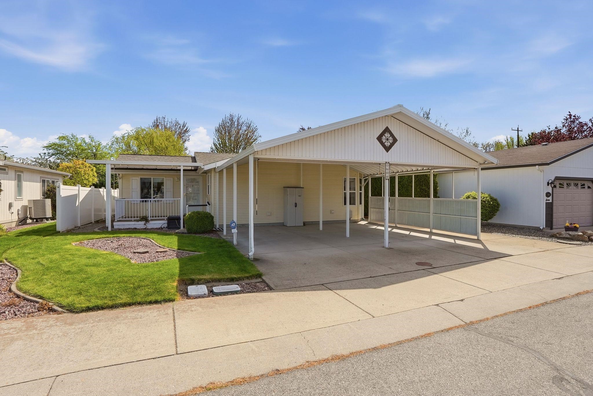 1604 N Hodges Ln — photo