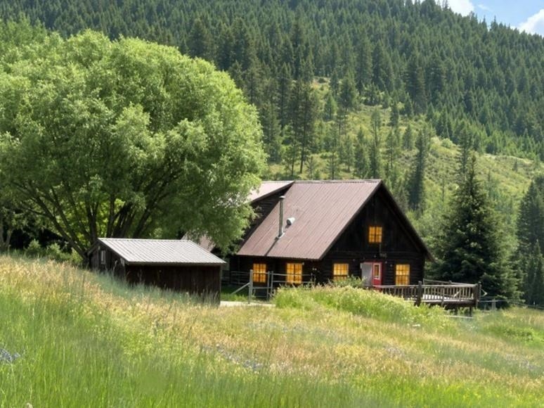 1258 Pingston Creek Rd — photo