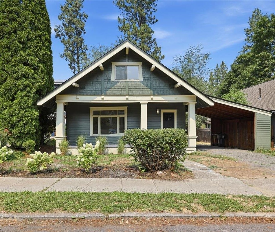 953 E 9th Ave — photo