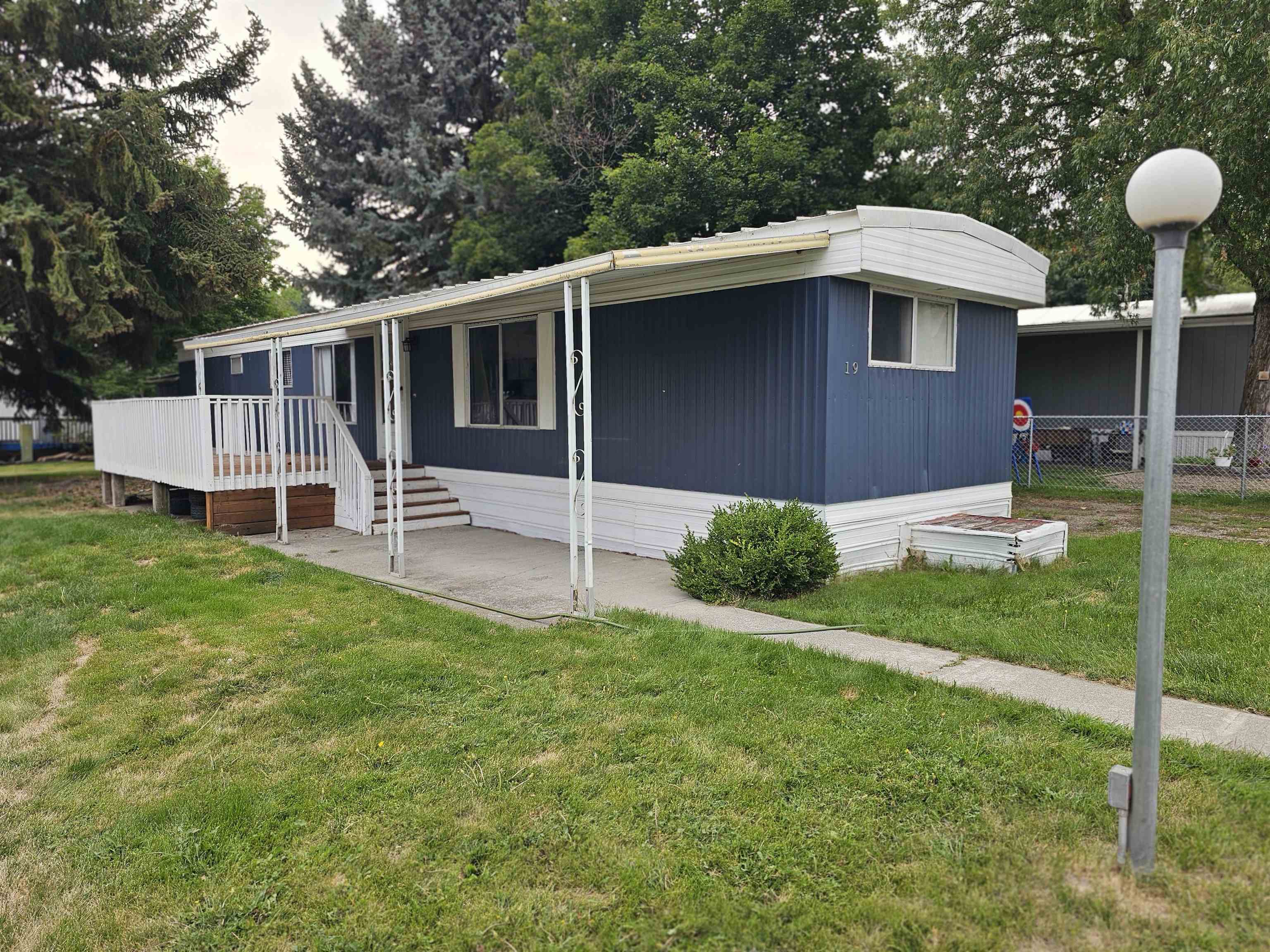 3110 E Chattaroy #19 Rd — photo