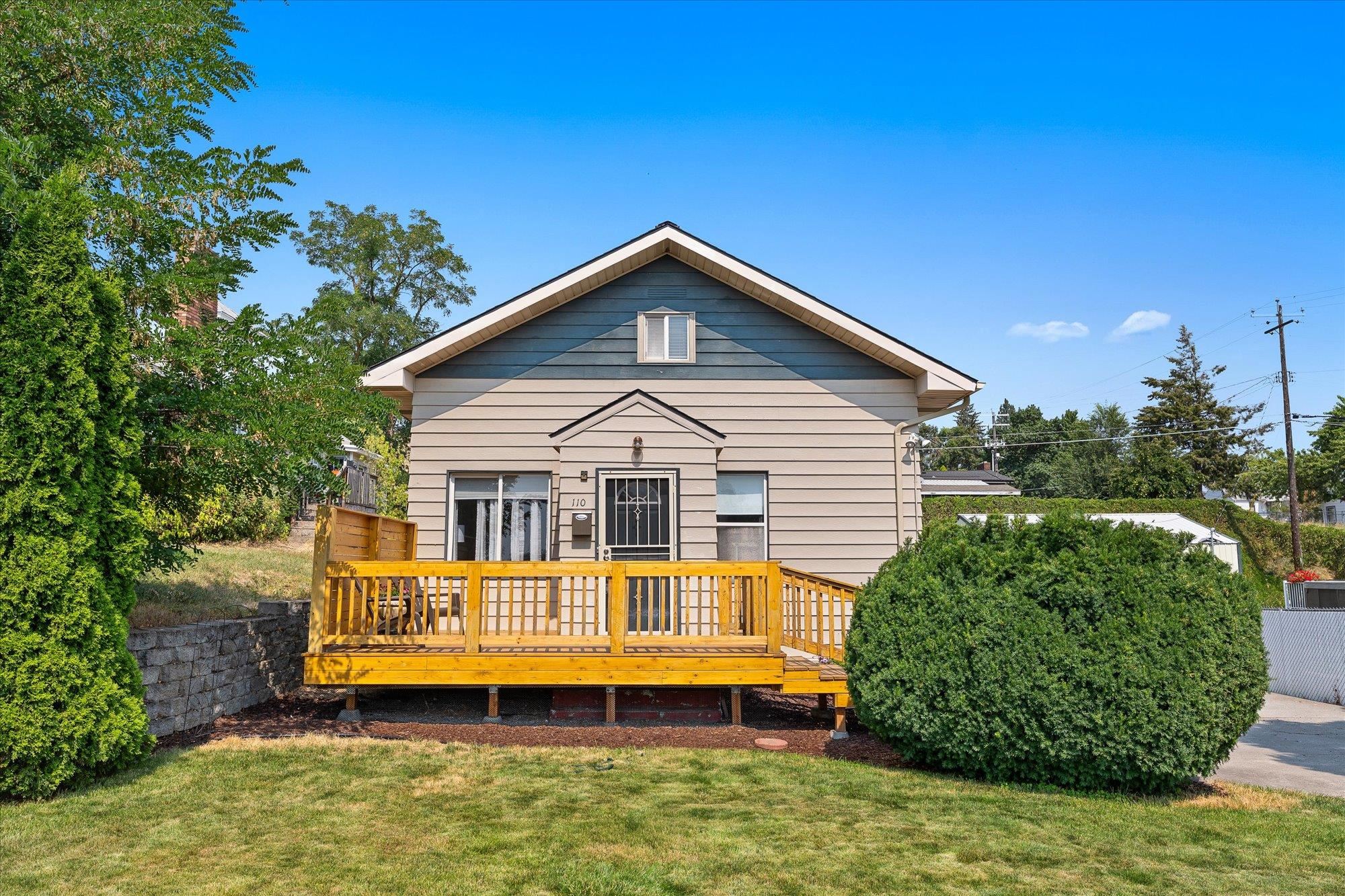 110 W Gray Ct — photo