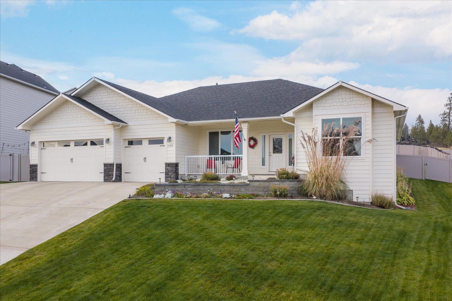 9302 W Floyd Dr — photo