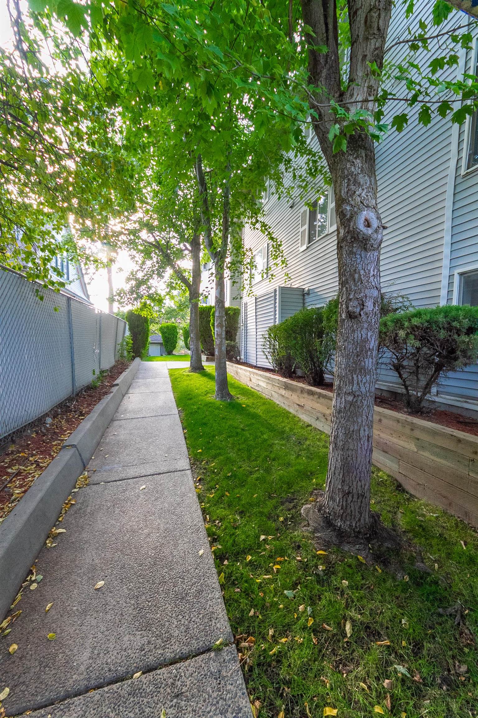 912 W Lincoln Pl — photo