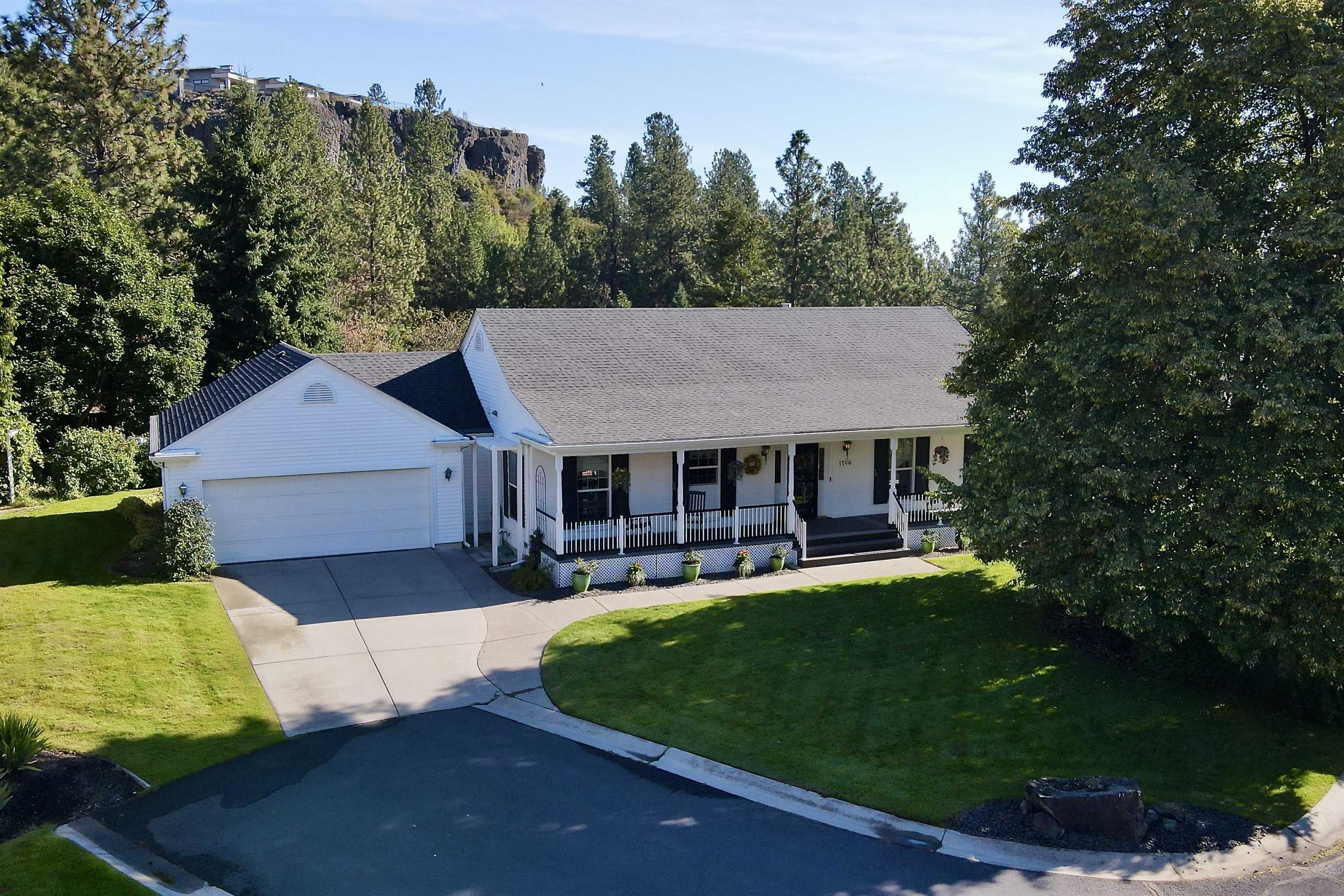 1706 W Wedgewood Ln — photo