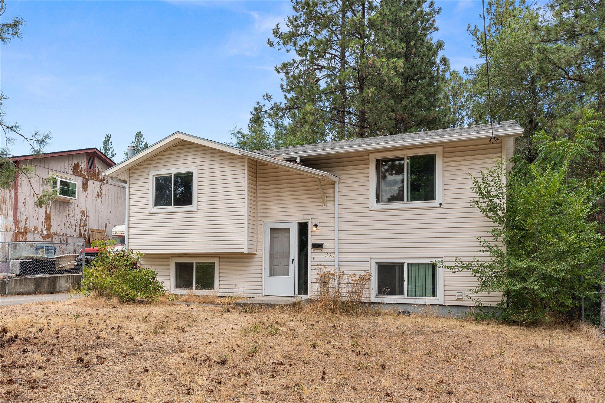 2011 E 11th Ave, Spokane, WA 99202 — photo 2