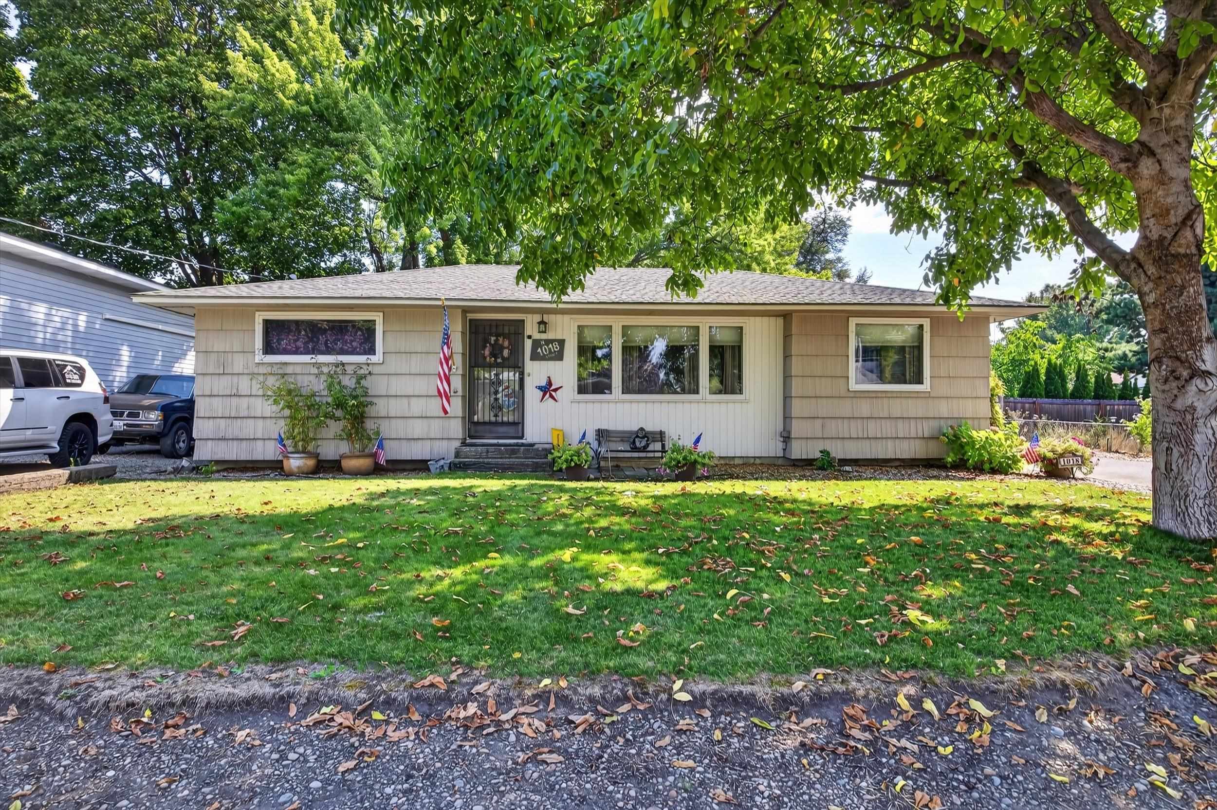 1018 N Stout Rd — photo