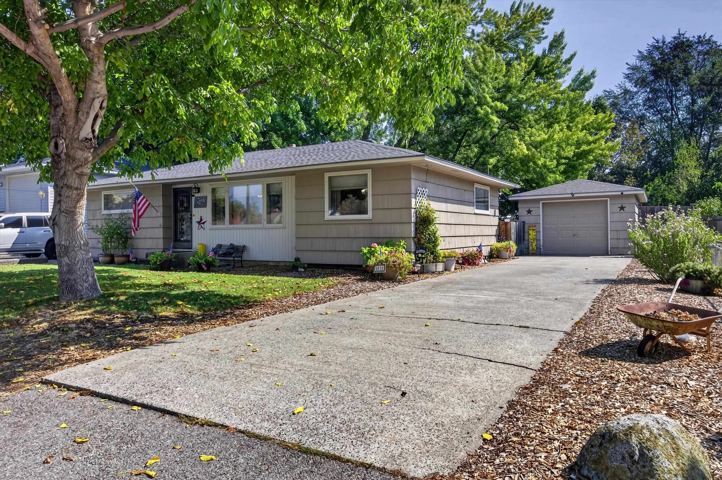 1018 N Stout Rd, Spokane, WA 99206 — photo 2
