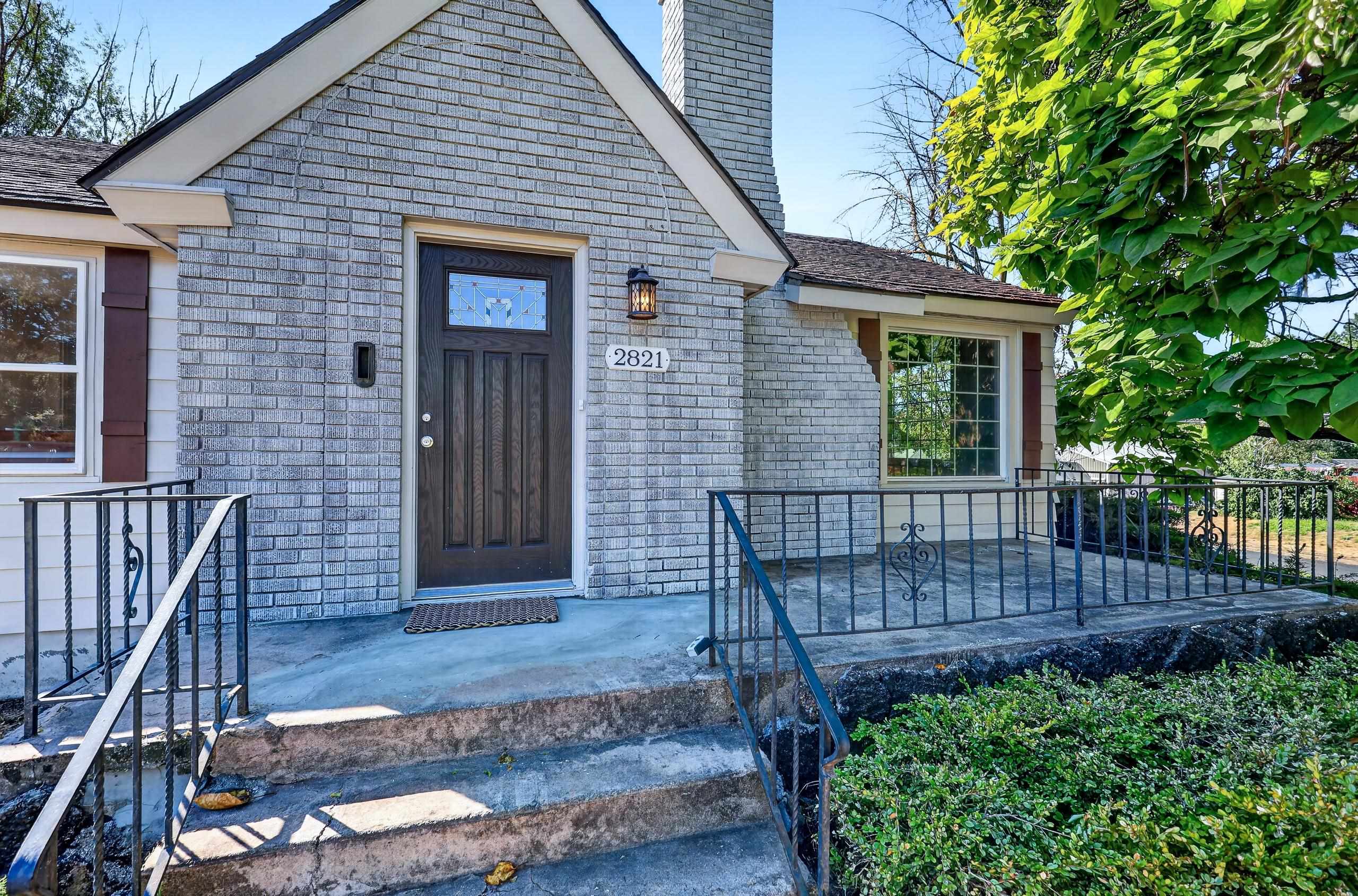 2821 W Longfellow Ave — photo