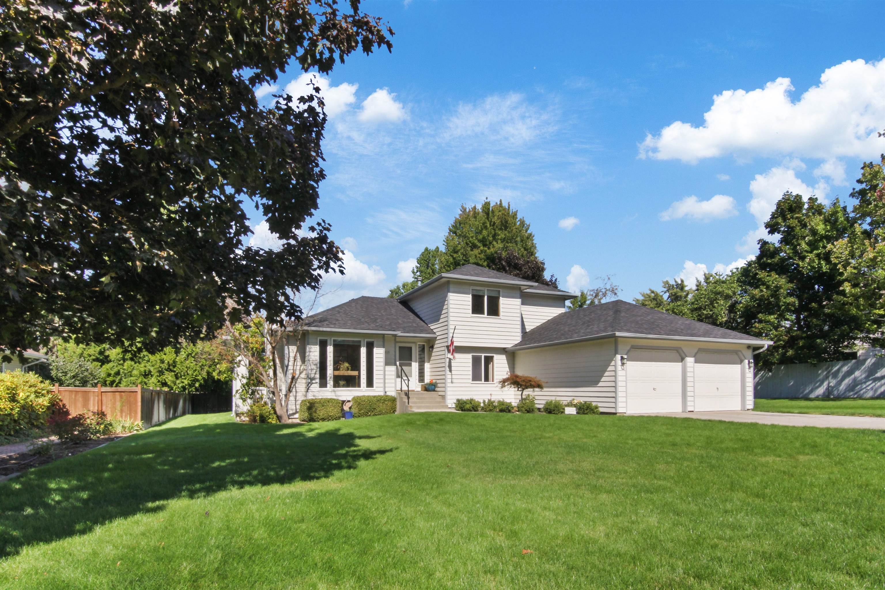 3515 E Tara Dr — photo