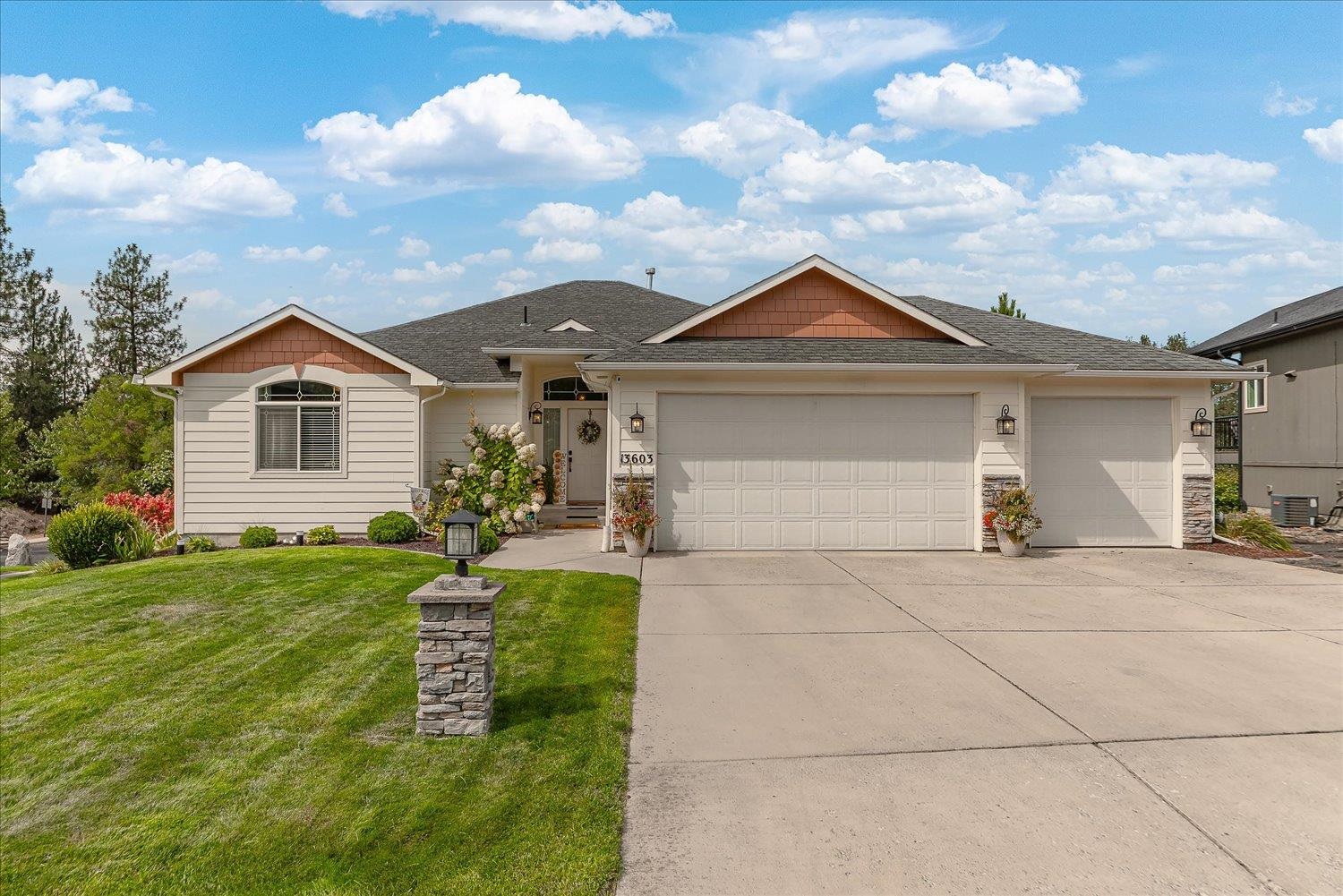 13603 N Mayfair Ln — photo