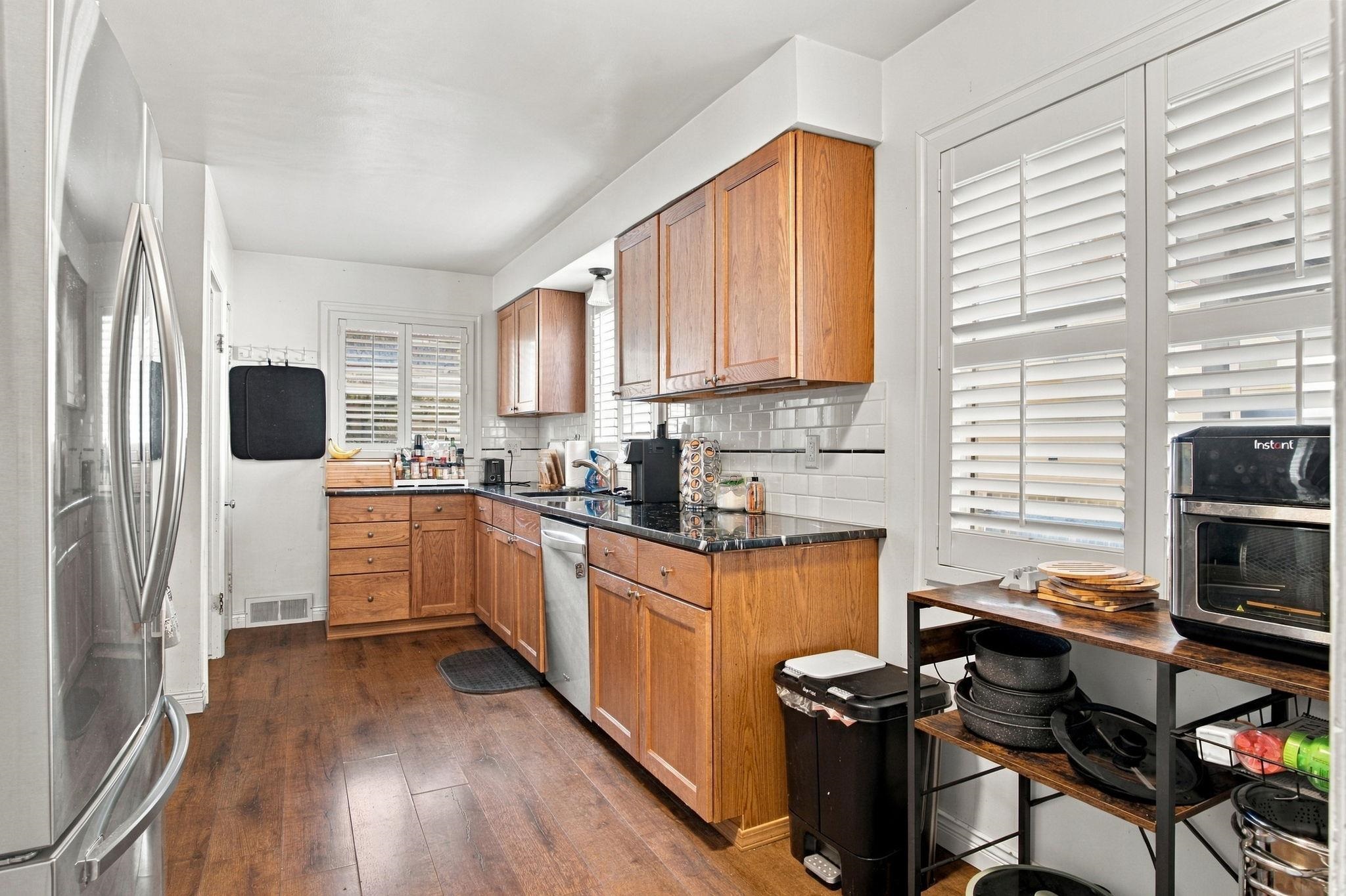 10309 E Broadway Ave — photo