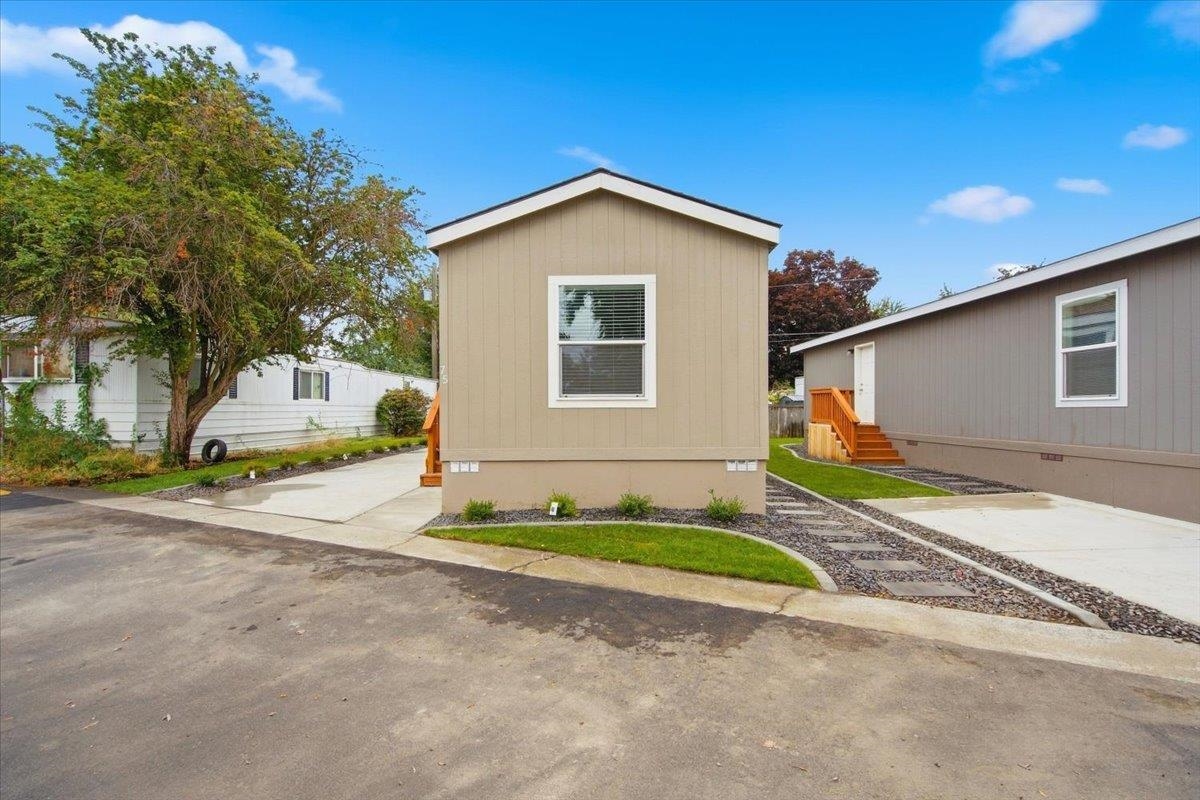 11920 E Mansfield Ave — photo