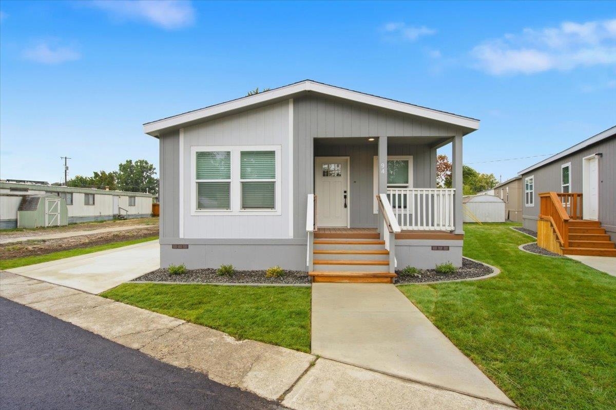 11920 E Mansfield Ave — photo