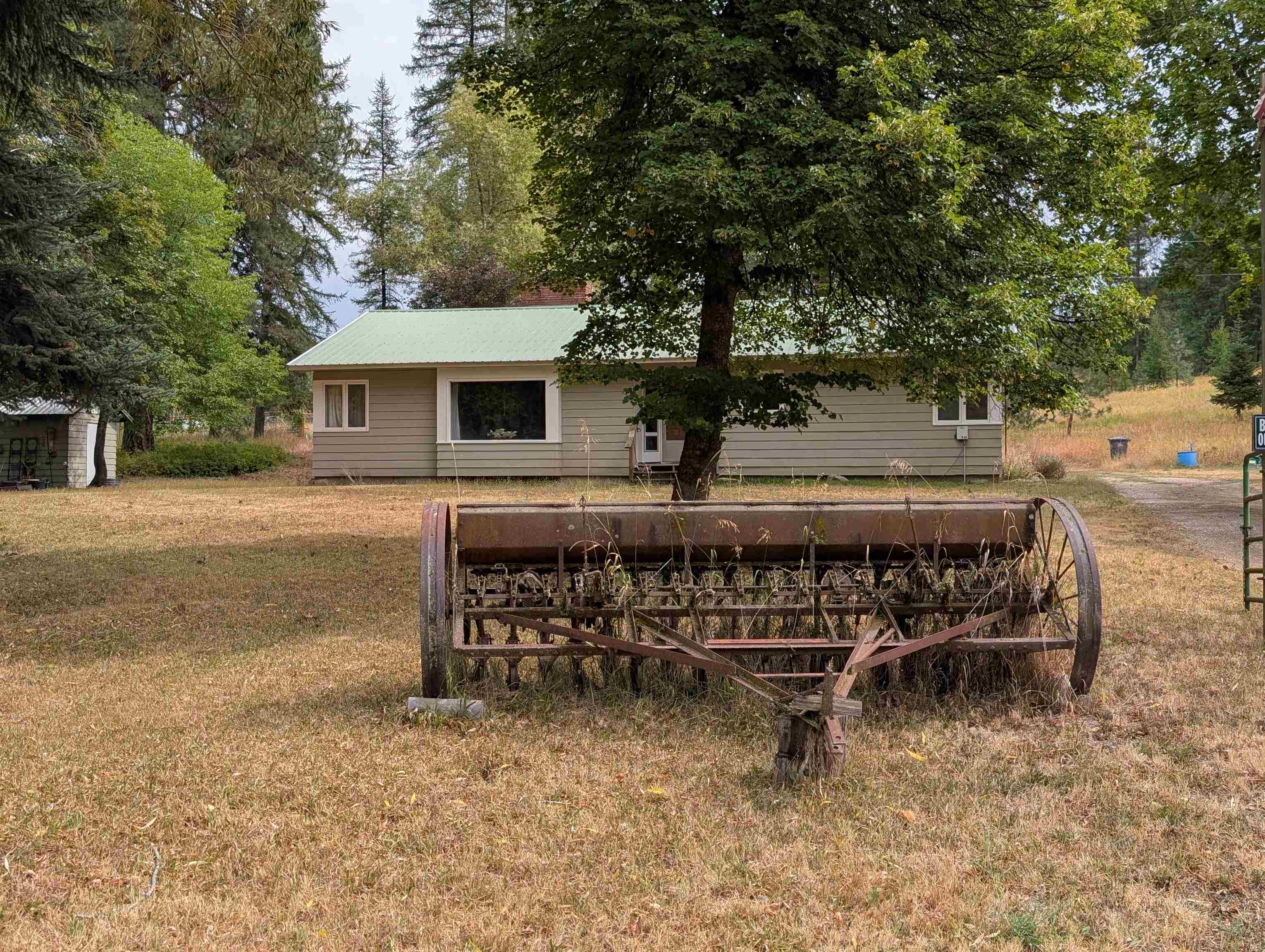 4439 Whittier Rd — photo